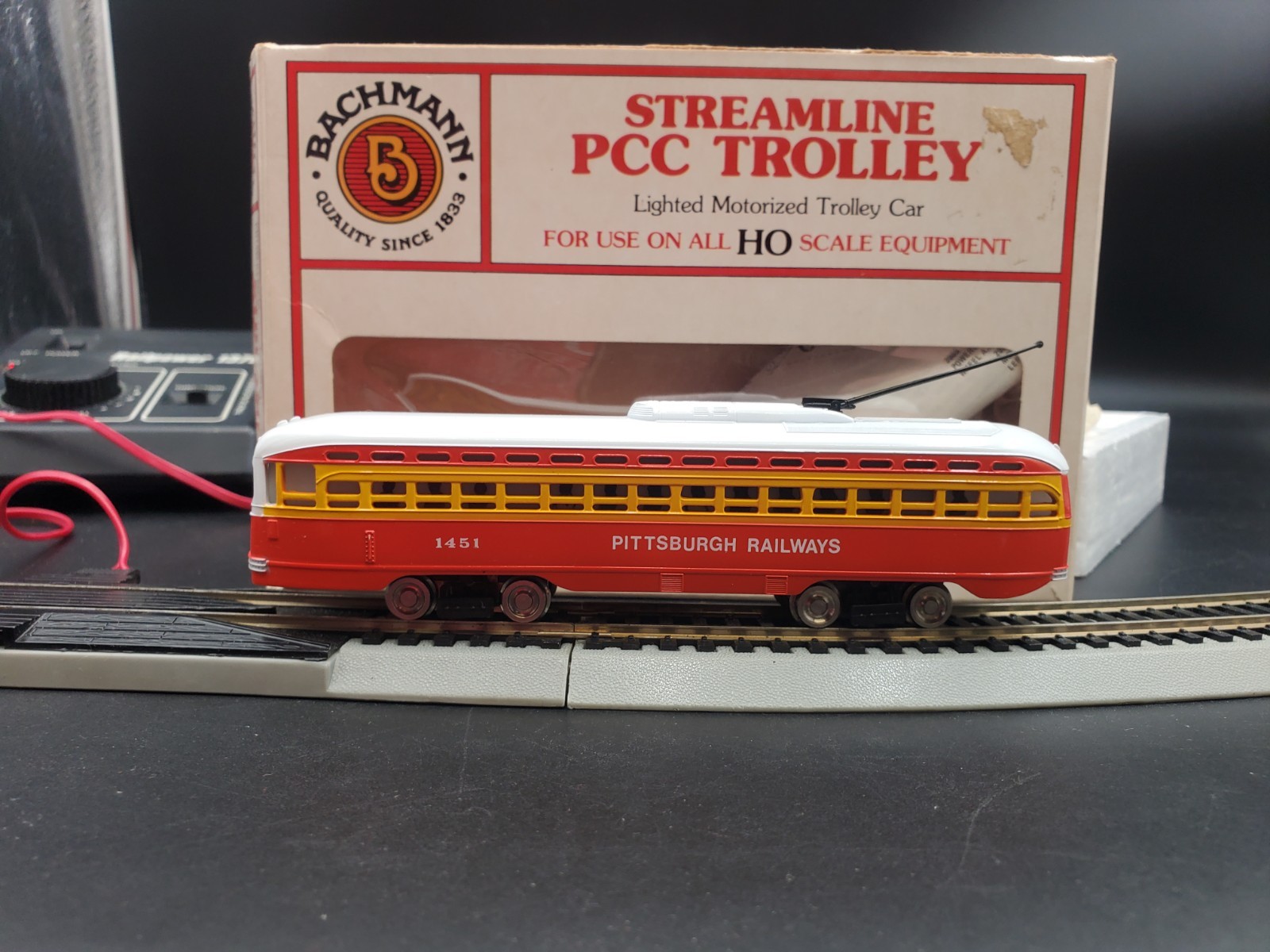 Bachmann HO Scale PCC Streamline Trolley Pittsburgh Railways 41-629-C4 PR