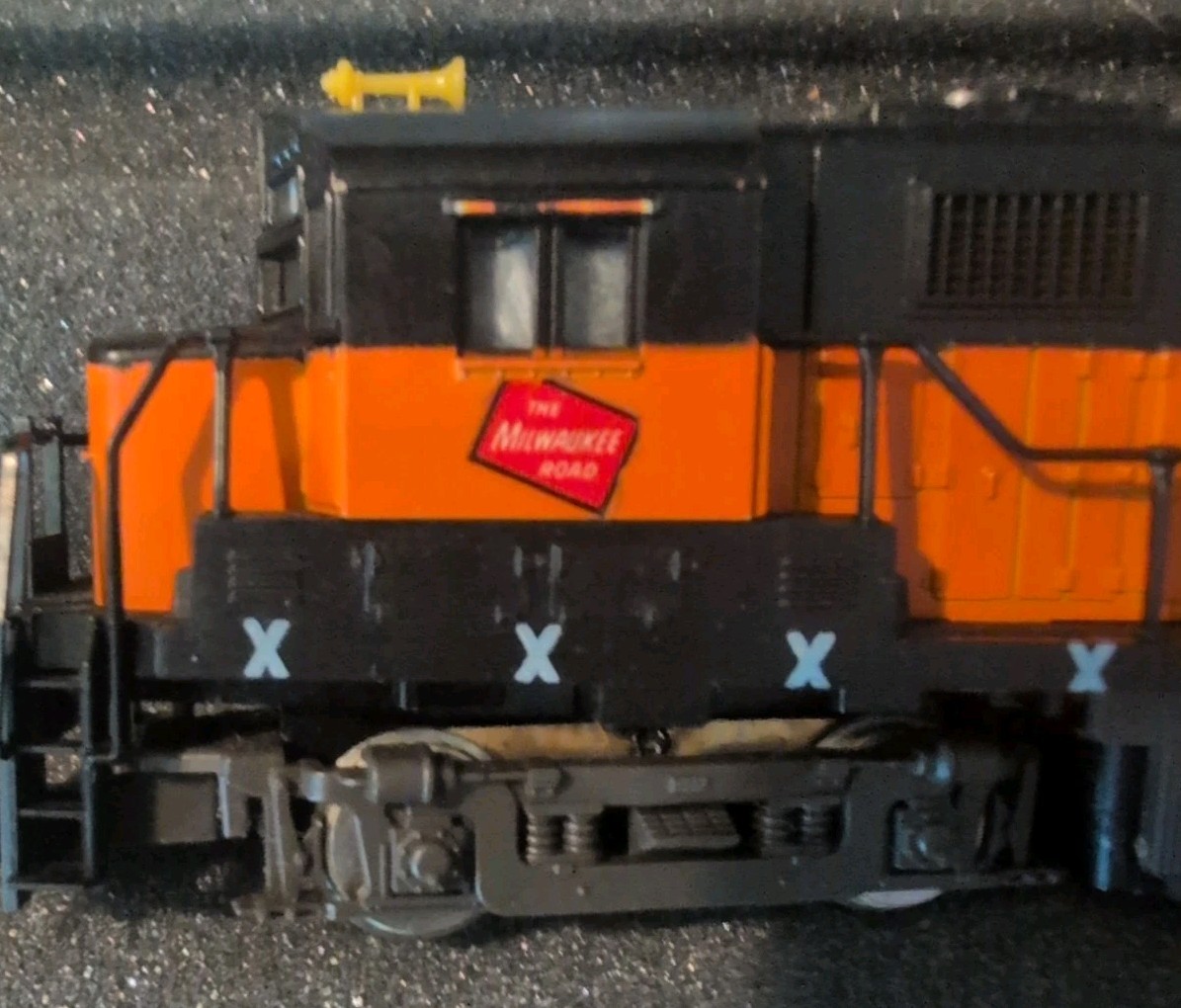 Vtg HO scale AHM Austria Milwaukee Road #807 Alco 424 Diesel Locomotive Train