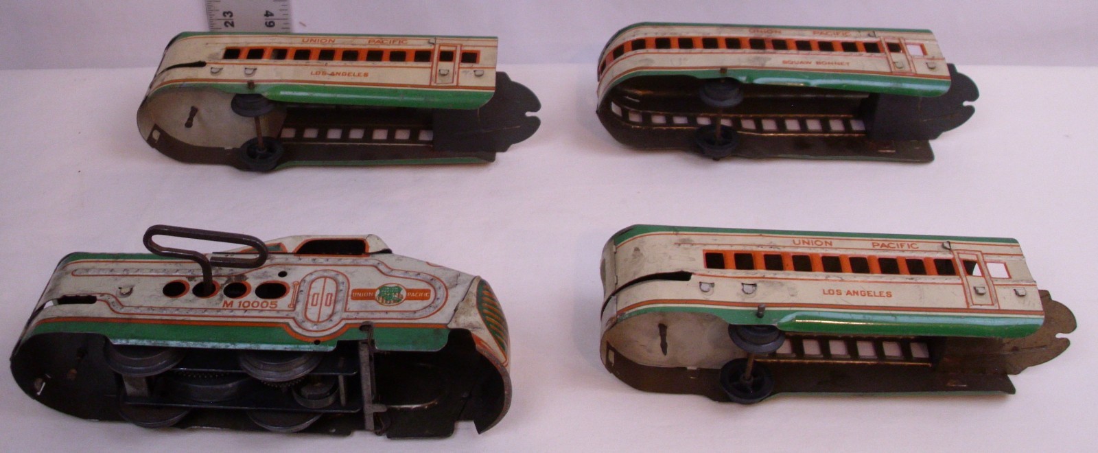 MARX STREAMLINE M10005 UNION PACIFIC 4 PIECE WINDUP TRAIN SET WORKS