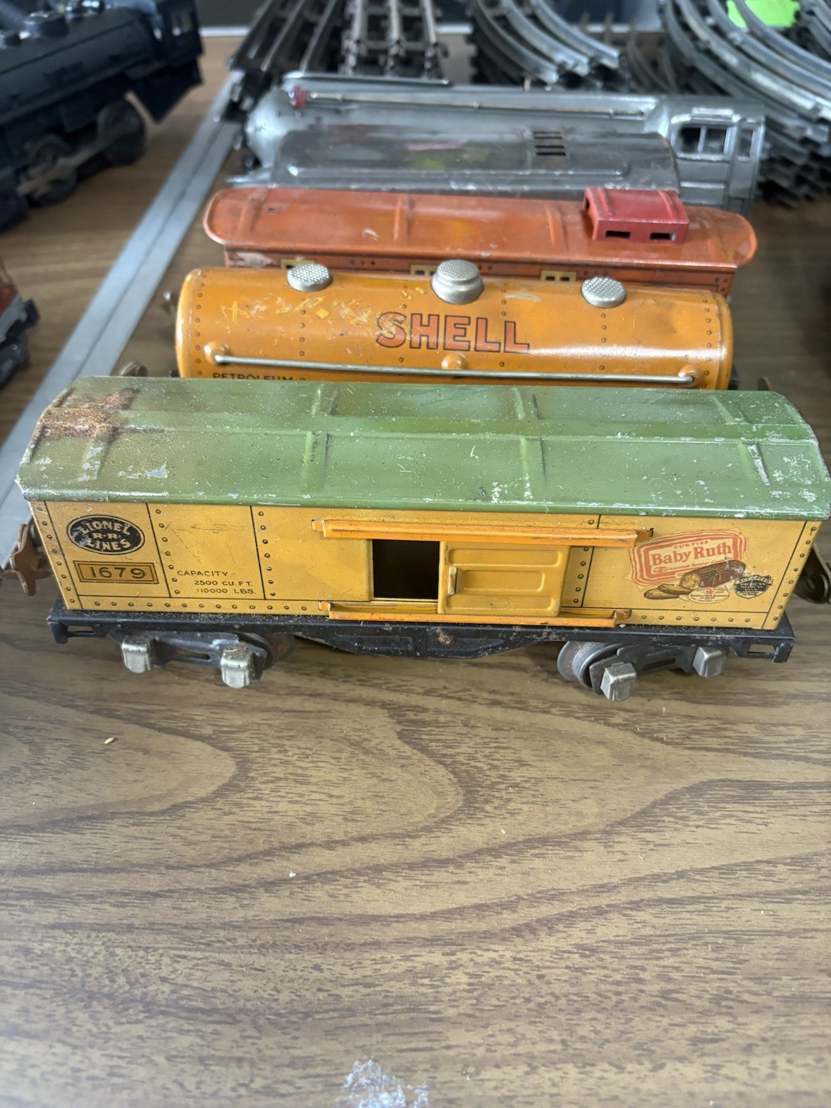Pre-War Lionel 1688E “Torpedo” 0-Gauge DieCast Gunmetal Locomotive Train Set