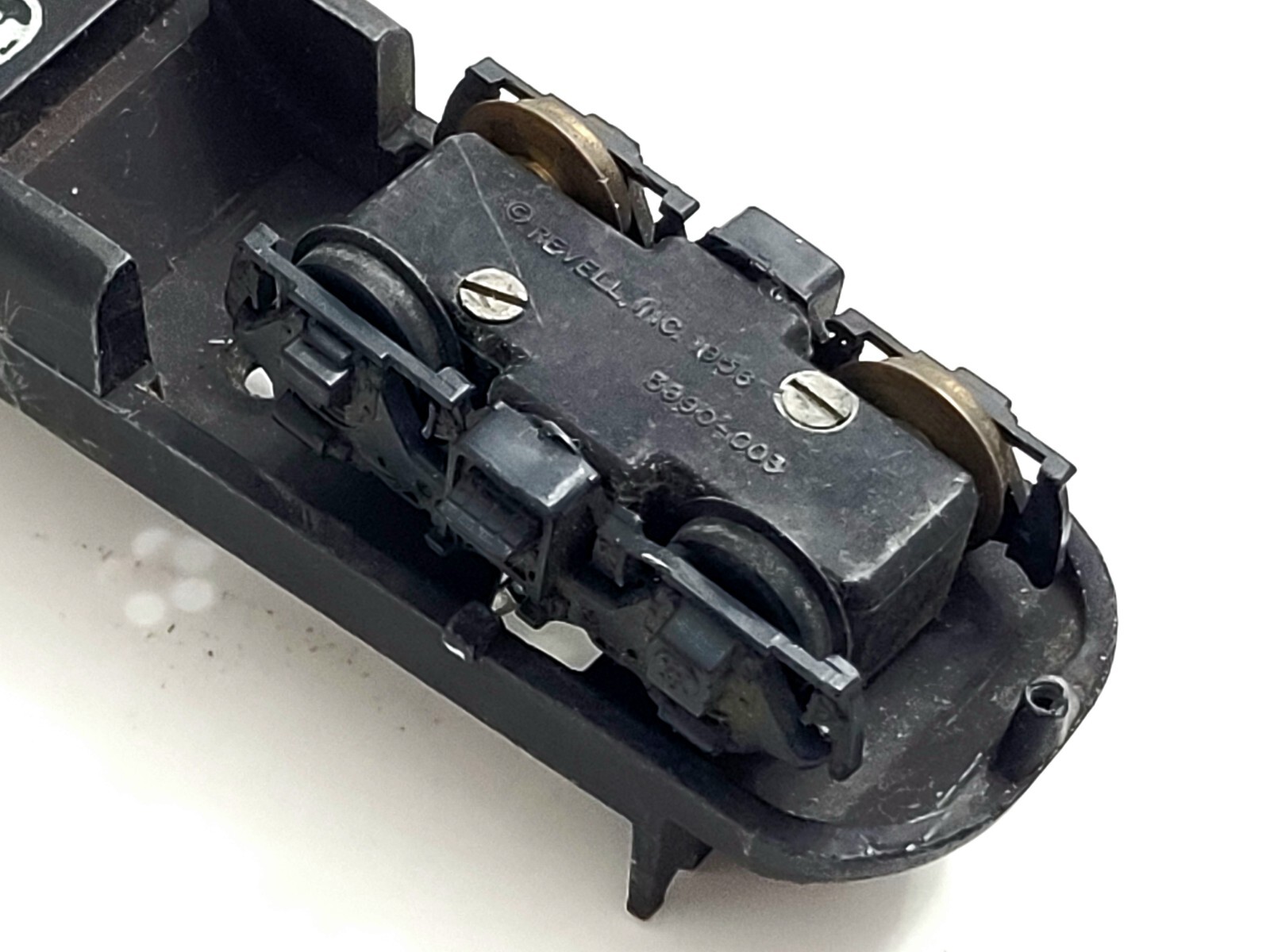 VINTAGE REVELL 1956 3990-003 LOCOMOTIVE CHASSIS ONLY METAL HO – SEE PICS