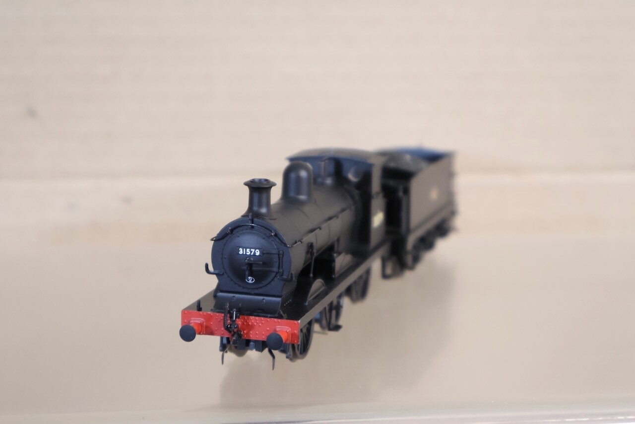BACHMANN 31-465 DCC READY BR 0-6-0 WAINWRIGHT C CLASS LOCOMOTIVE 31579 om