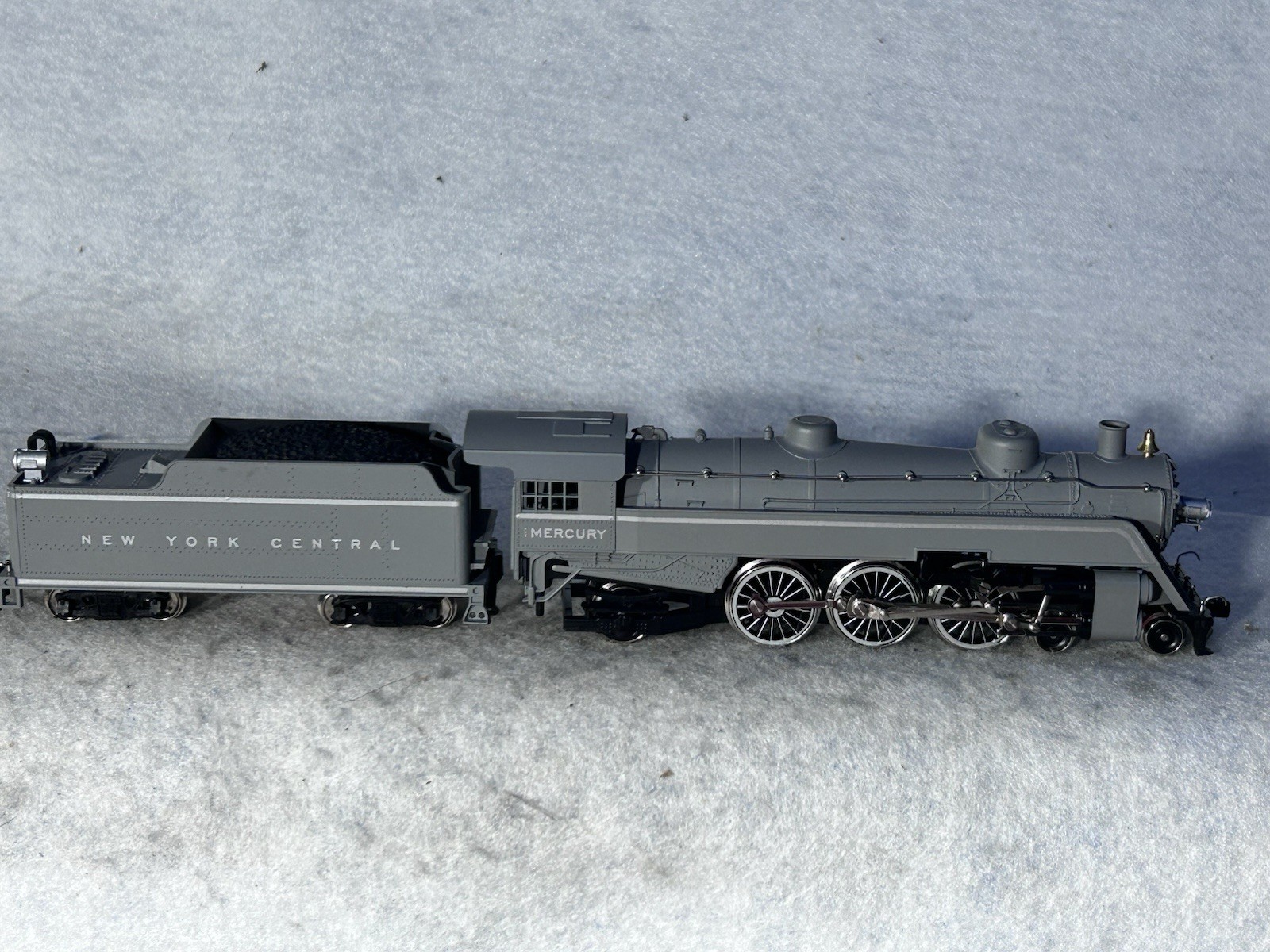 Classic IHC PREMIERE NYC 4-6-2 Streamline Pacific/7 Car Passenger Set HO