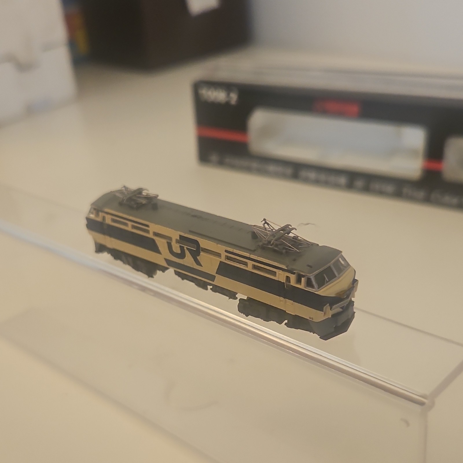 Rokuhan Z Gauge Electric Locomotive JR EF66 Trial Color Version T008-2