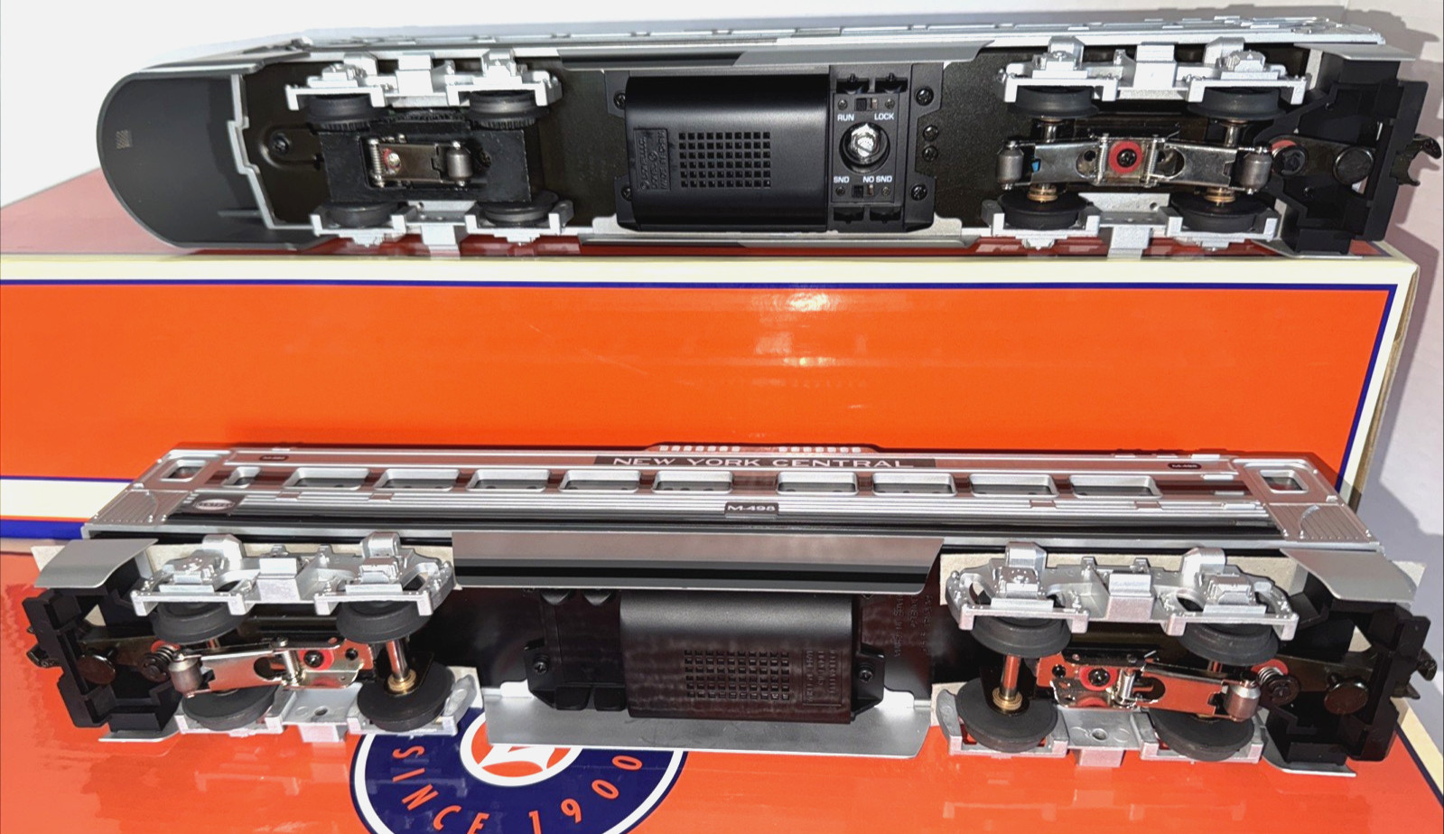 LIONEL 6-38401 NYC JET PWRD RDC BUDD CAR & NYC JET NON PWRD 6-35481 PASS CAR NIB