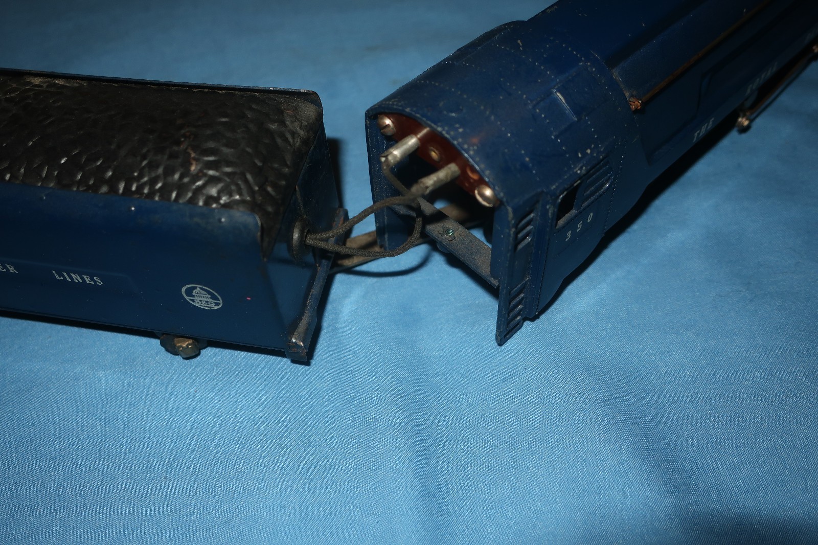 American Flyer #350 Royal Blue Steam Locomotive & Tender. Runs well