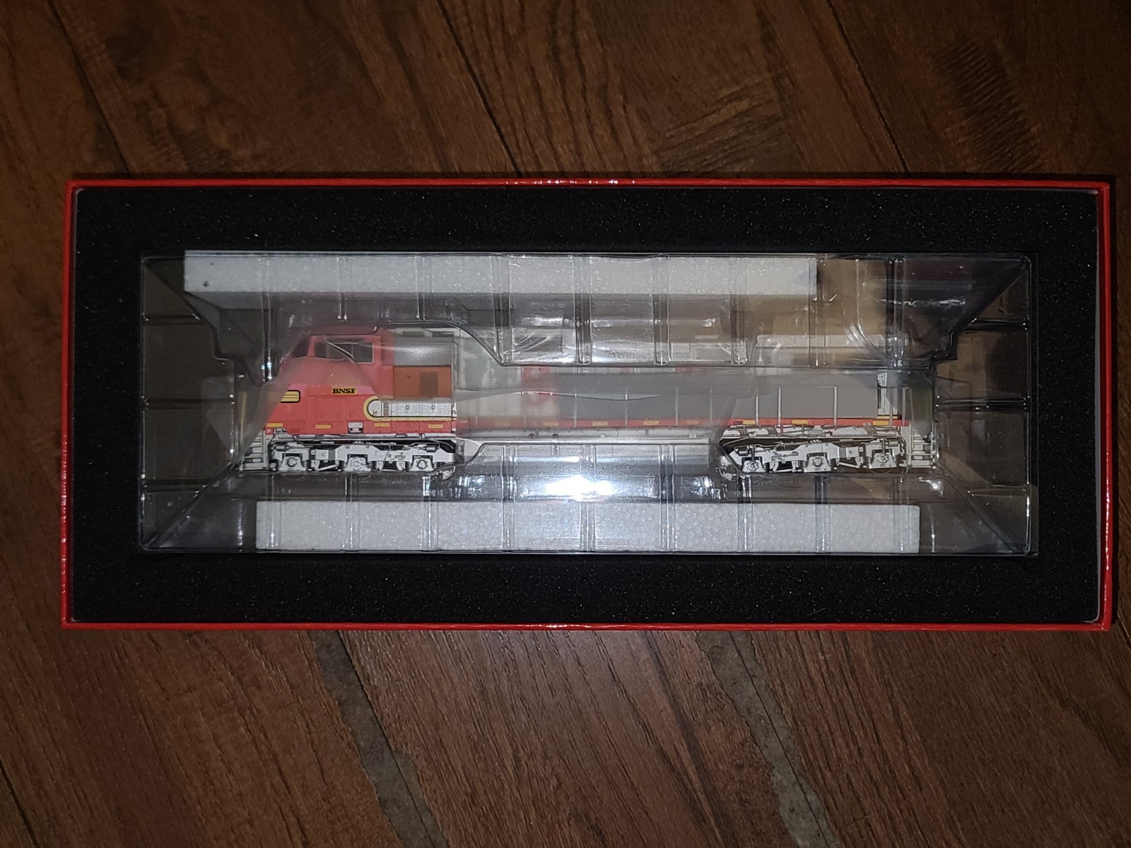 ScaleTrains HO BNSF PATCHED WARBONNET GE C44-9W #696 DCC&Sound SXT32586 NEW!