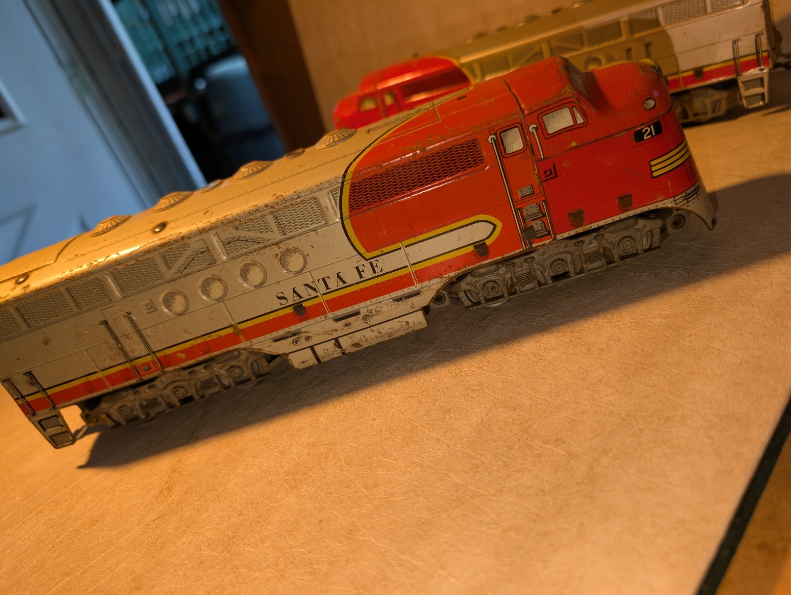 Vtg. 1950’s~ Marx #21 Santa Fe Diesel Locomotive Set/Running Press Steel Trains