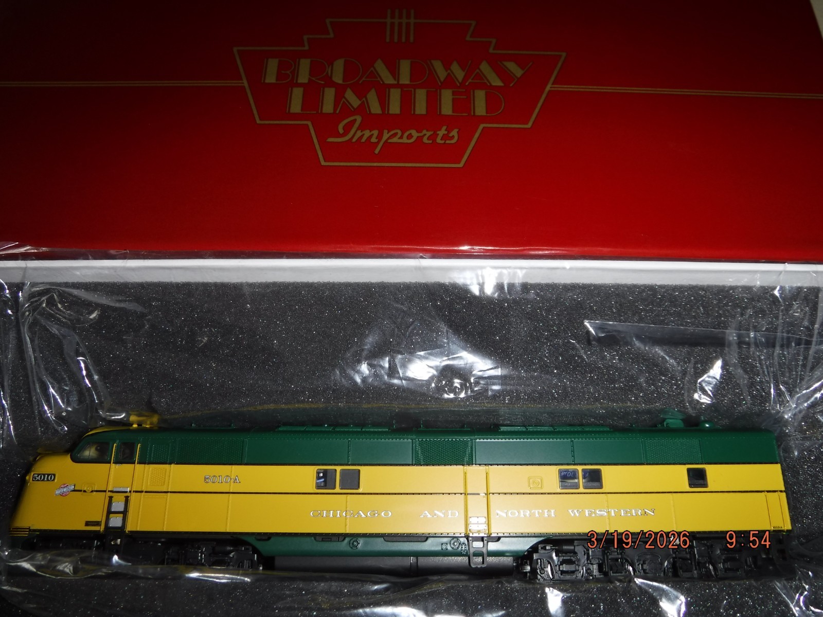 BROADWAY LIMITED IMPORTS HO CHICAGO & NORTHWESTERN EMD E7A LOCOMOTIVE #5010A NEW