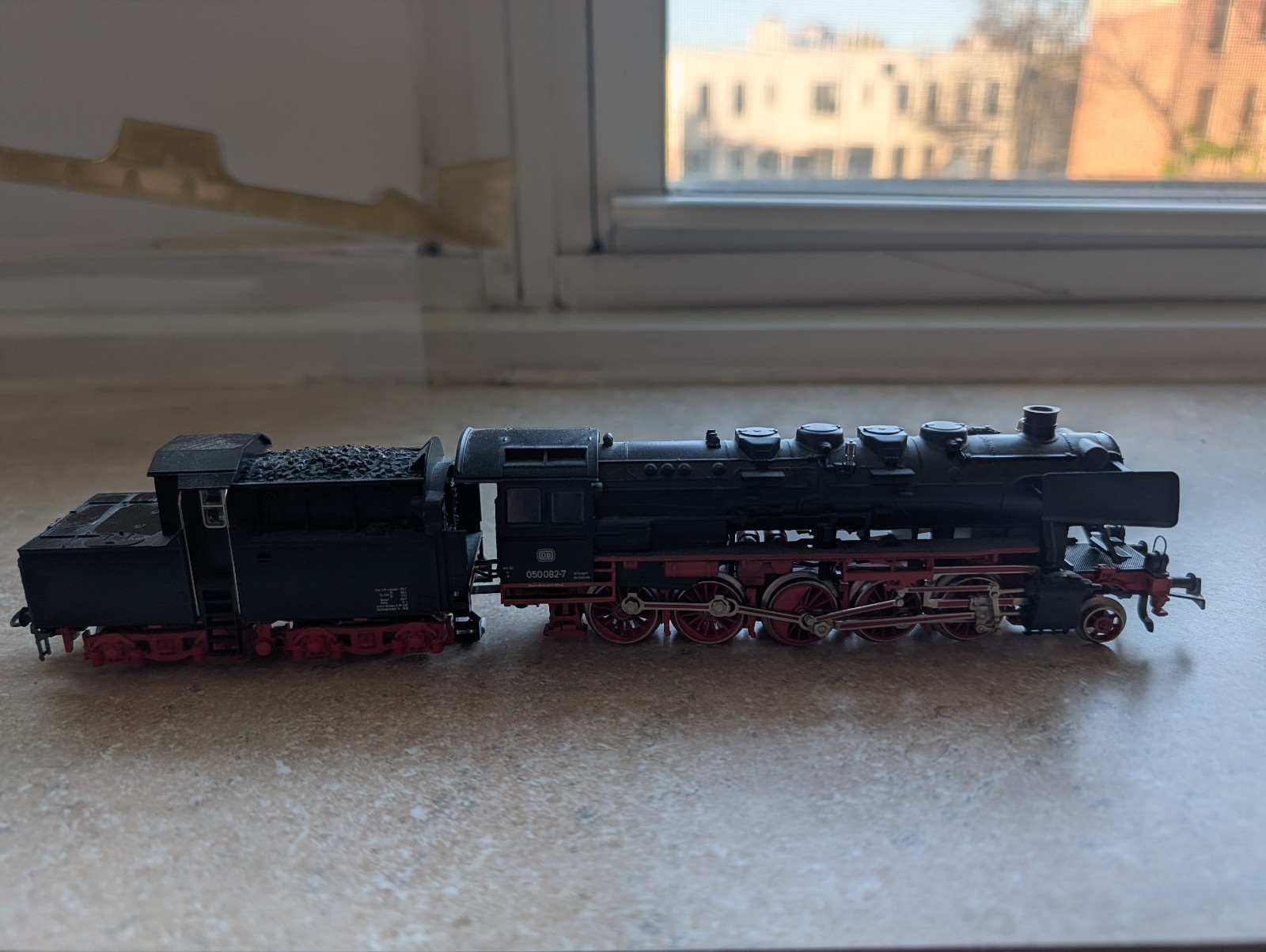 Märklin HO Scale Deutsche Bahn Steam Locomotive Black/Red #3084