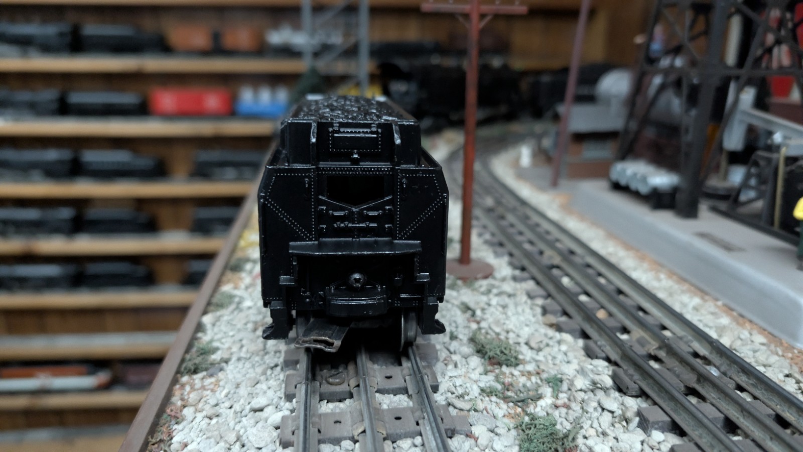 Lionel Postwar 685 Steam Engine with 6026W Whistling Tender