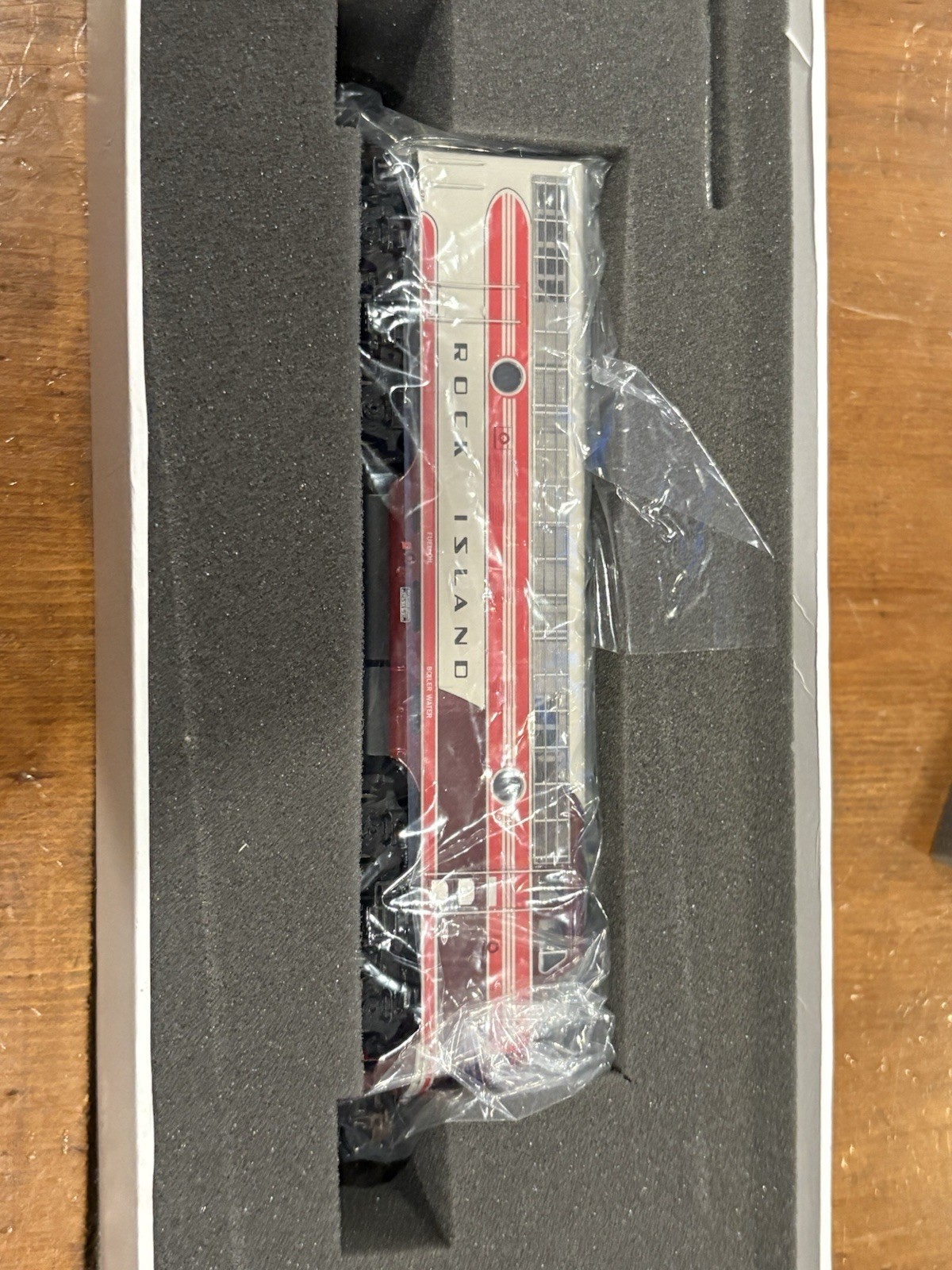 Athearn Genesis Ho Scale G1507 Rock Island Passenger F-7A/F-7B Set