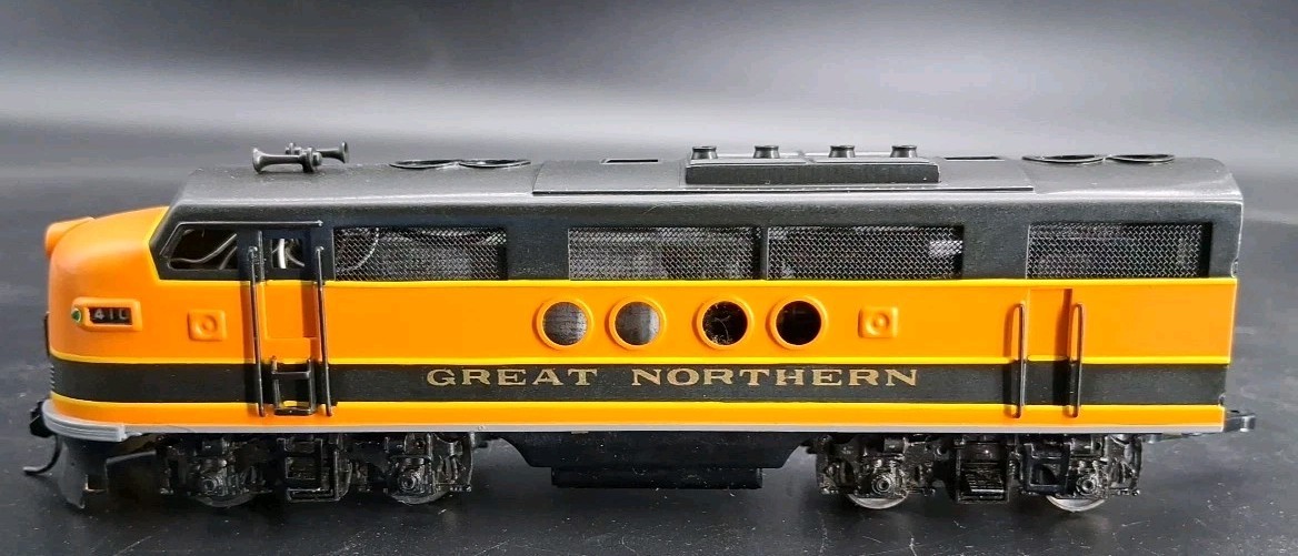 TENSHODO HO EMD FT DIESEL LOCO No. 106/107. Unit L/N.