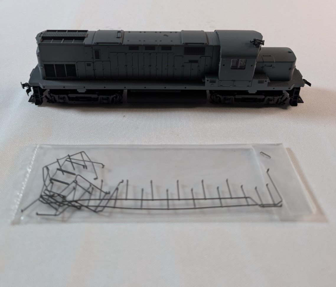 MRC Lima HO Scale ALCO C420 PB104 Undecorated Diesel Locomotive Boxed