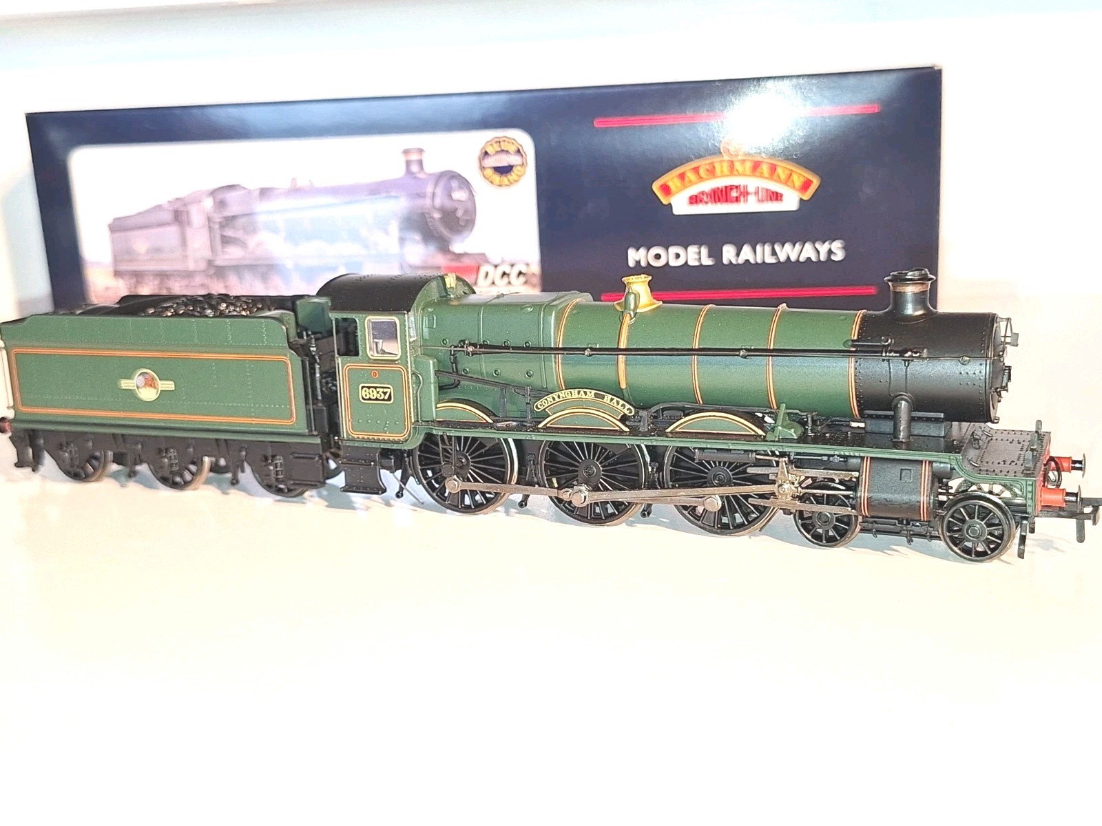 Bachmann 32001 Conyngham Hall. DCC ready. New Old Stock. Mint Cond. Boxed. OO