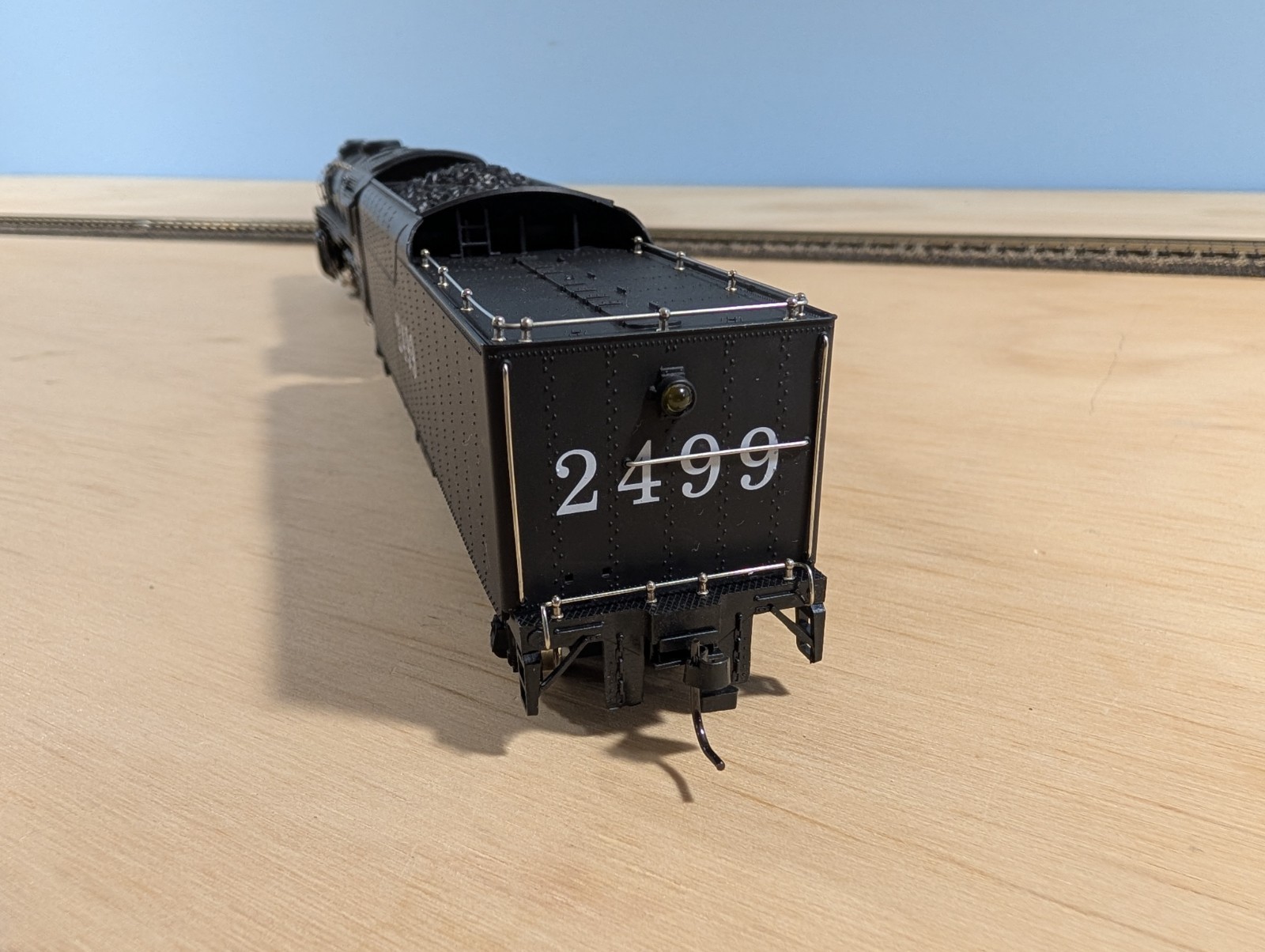 IHC #23010 HO Scale 4-6-4 Hudson Illinois Central IC #2499 Steam Locomotive