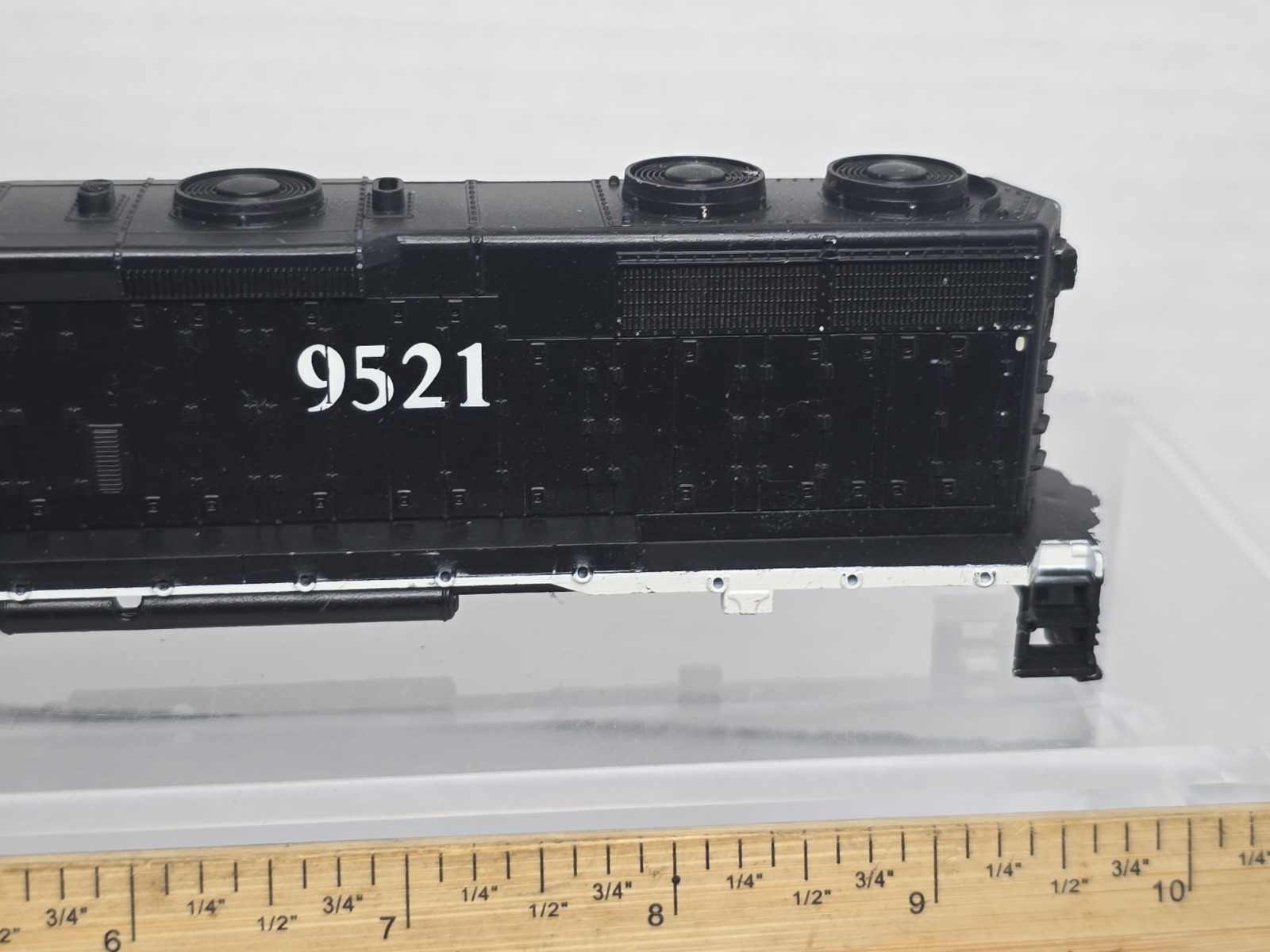 *Shell Only* Con Cor HO Scale Illinois Central 9521 GP-38 Diesel Locomotive