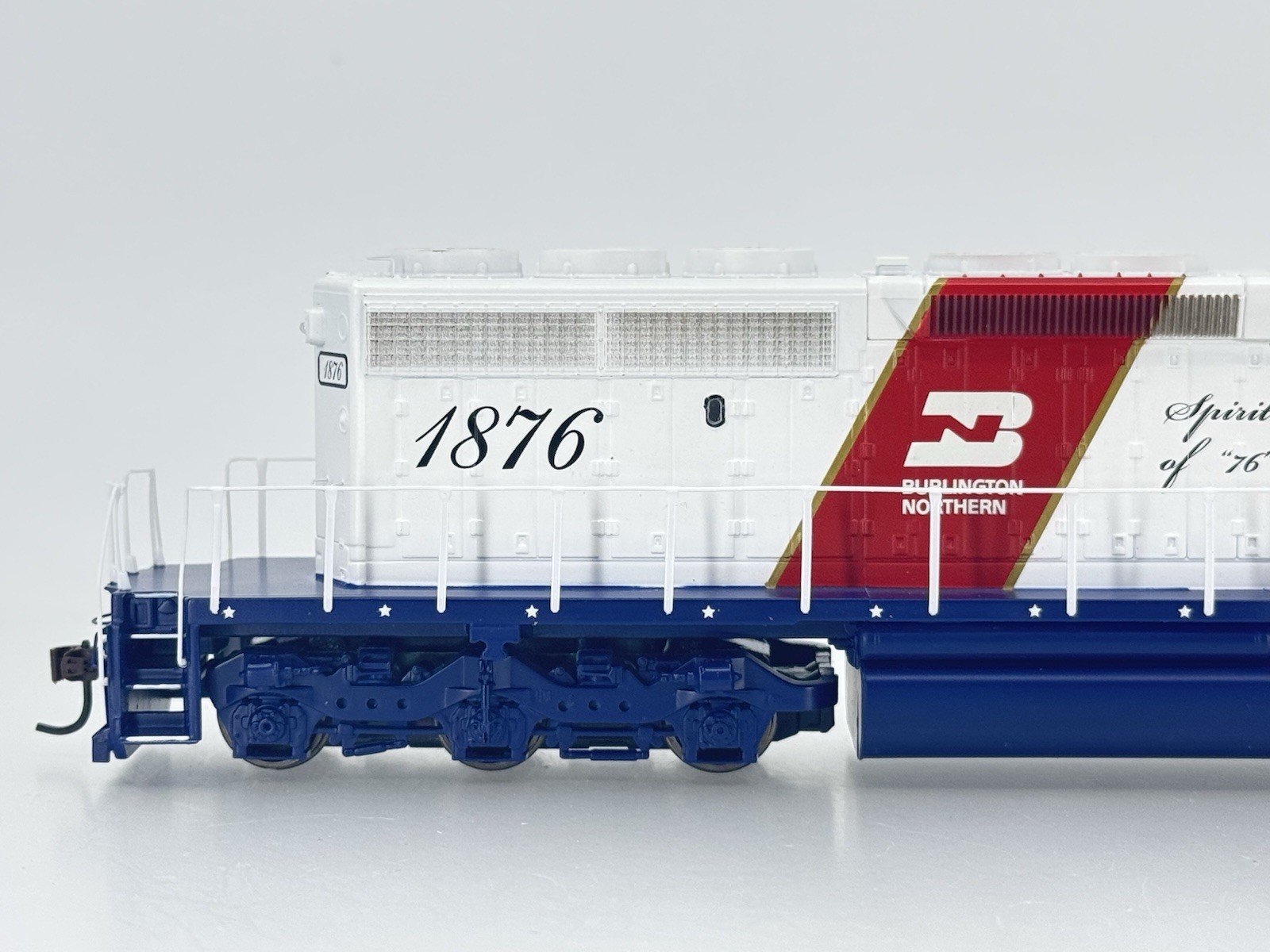 HO Athearn 95198 Burlington Northern Bicentennial SD40-2 Locomotive BN #1876