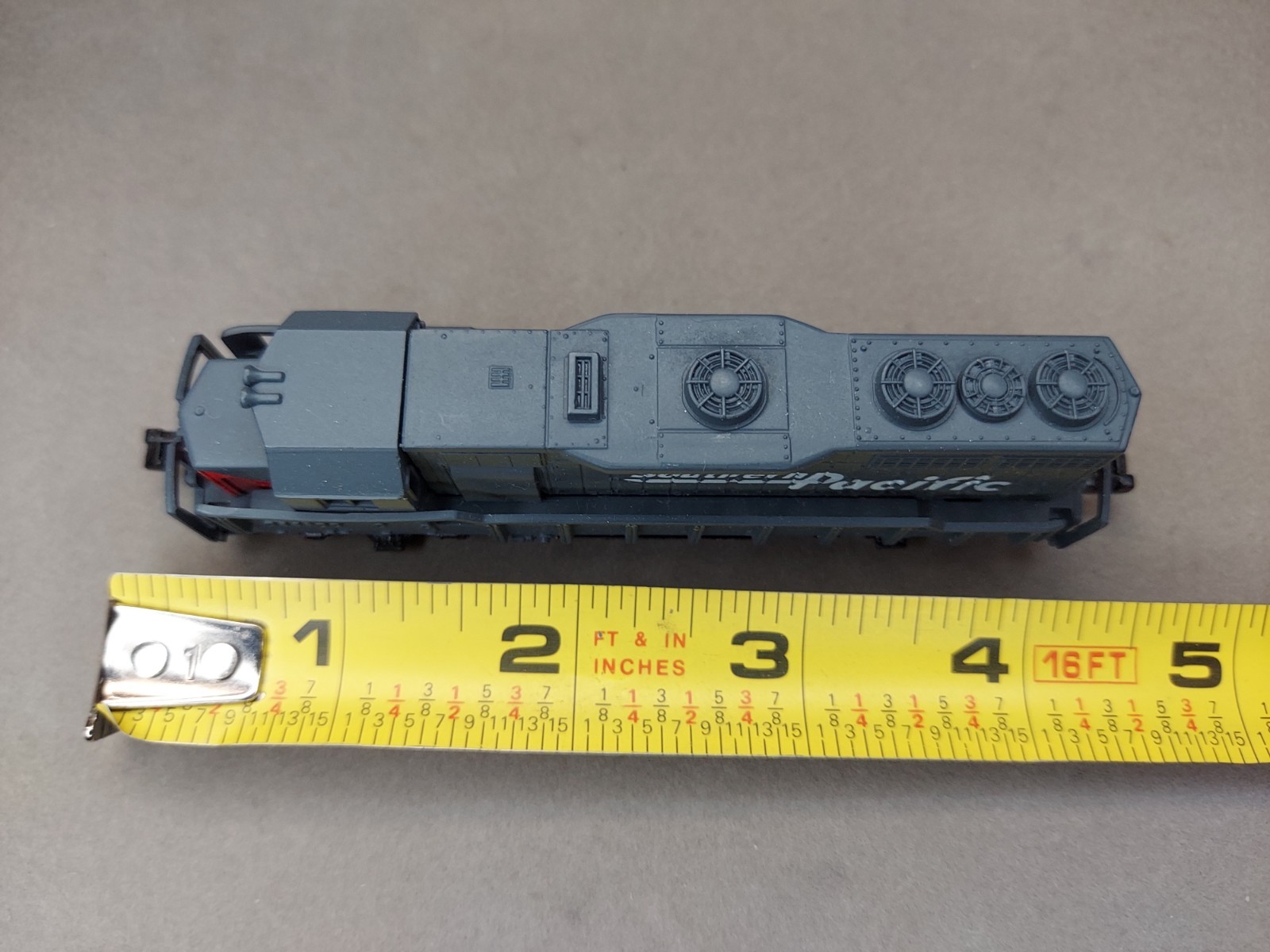 Southern Pacific Railroad No 9725 Locomotive No 418 High Speed With Original Box