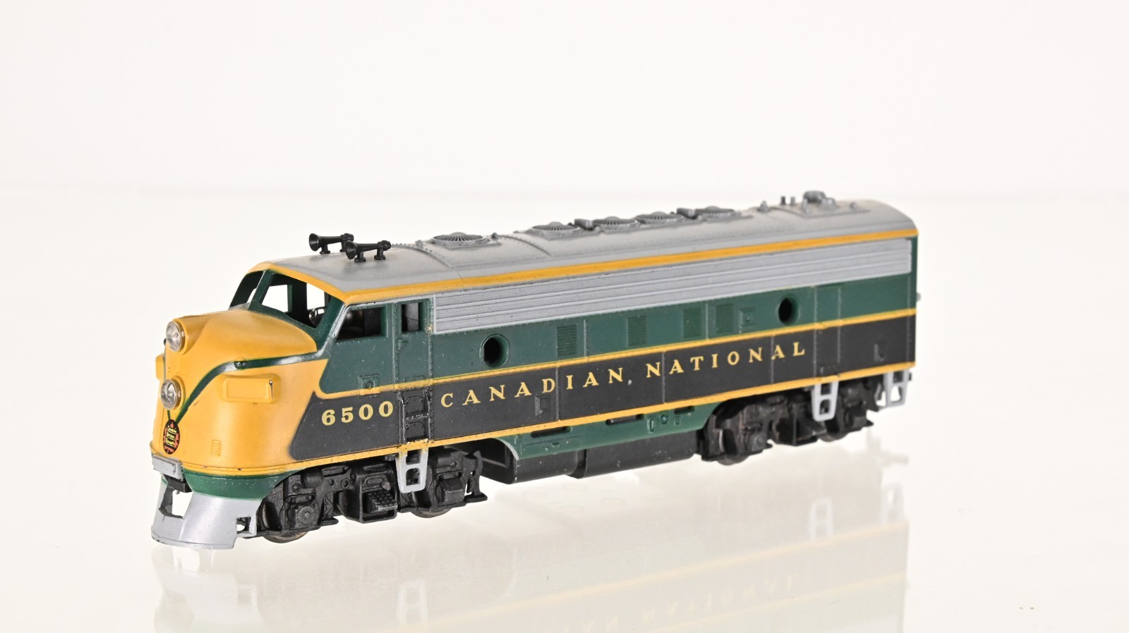 Athearn F7A Canadian National Powered HO scale