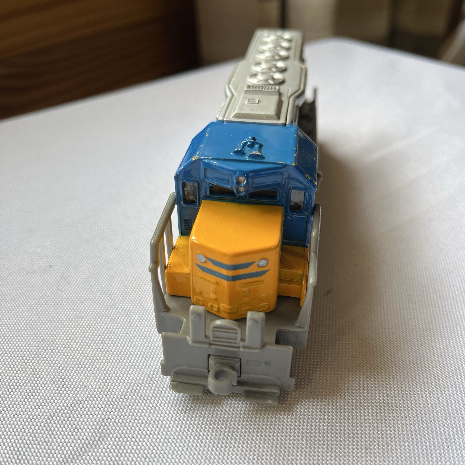 Freight Locomotive Pull Back Power Blue,Yellow & Silver #1872 NY &IL Die Cast