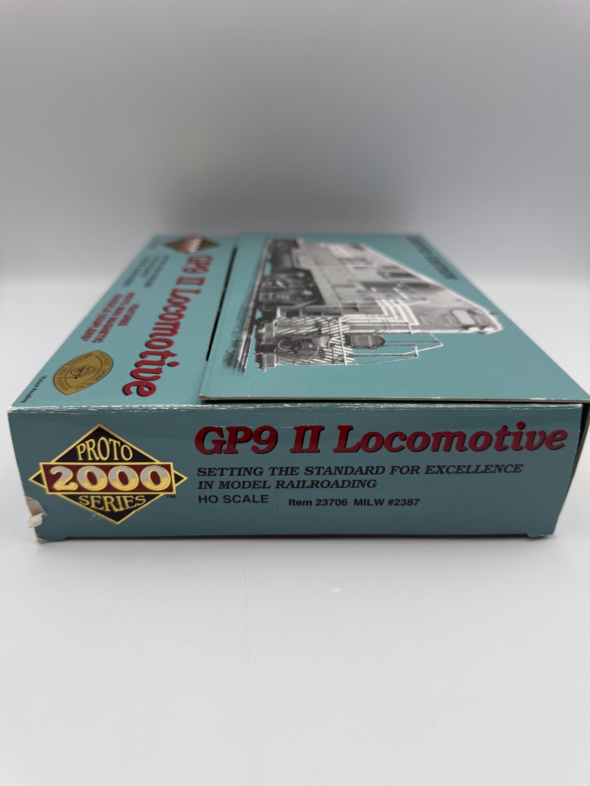 HO Proto 2000 GP9 II Milwaukee Road # 2383 w/NCE Decoder Installed/Box.