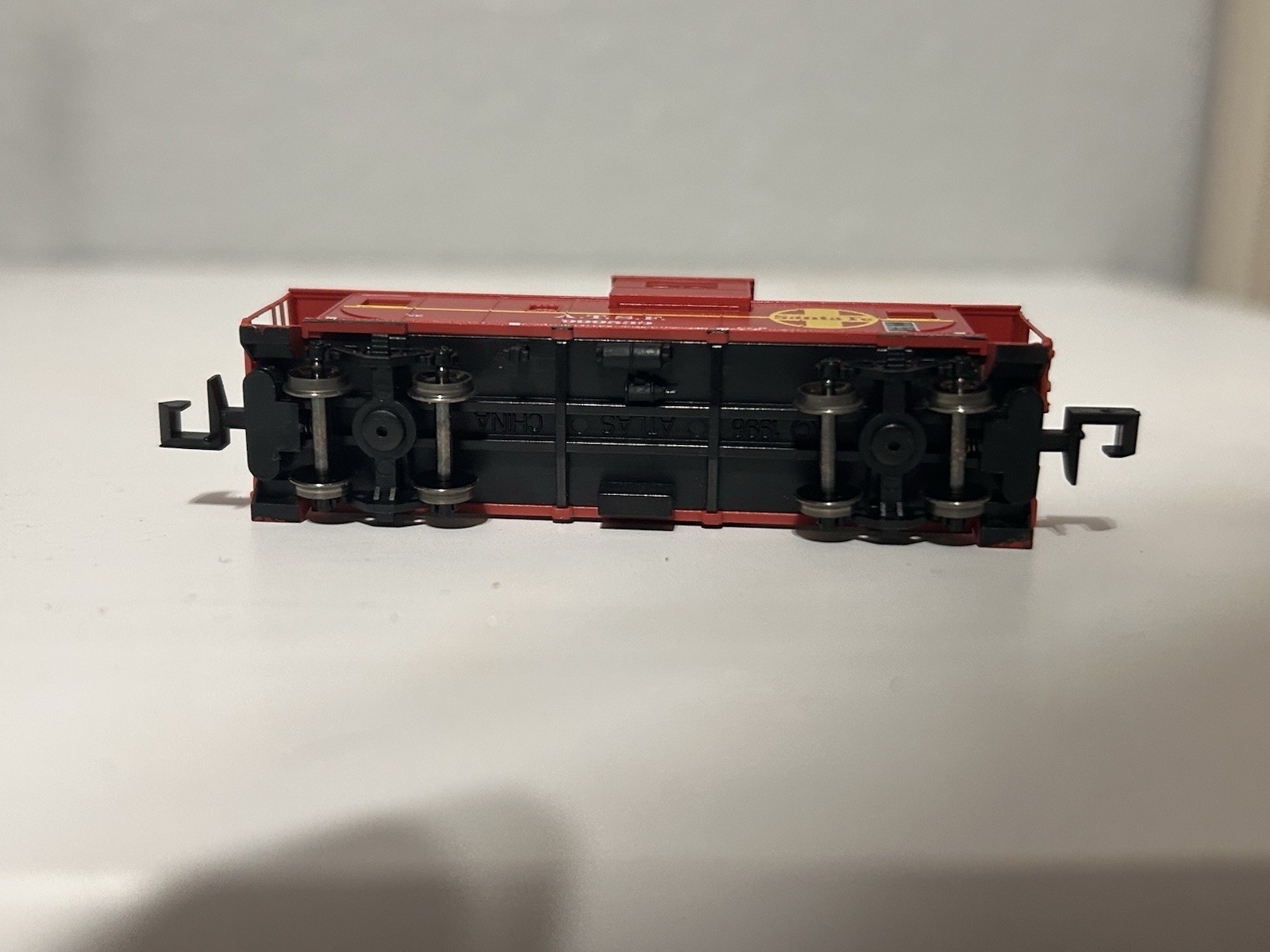 N Scale Atlas #4051 – Santa Fe GP7 #2926 + Caboose!