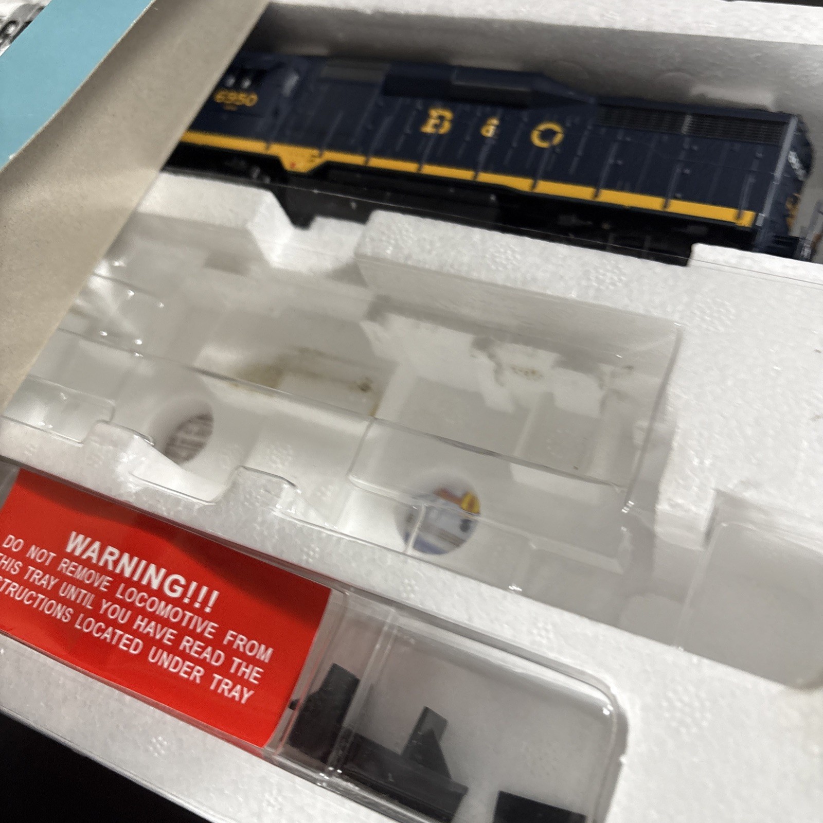 PROTO 2000 HO SCALE LOCOMOTIVE GP30 ASSEMBLED WORKING LN 21513 B&O 6950 DCC