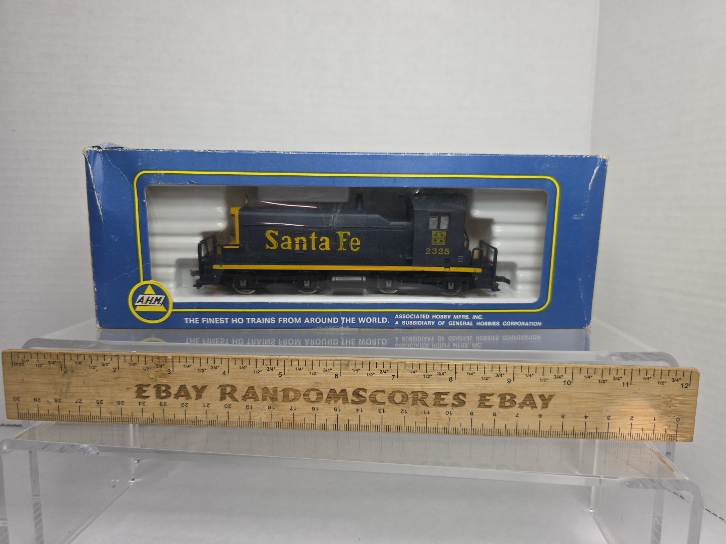 AHM Ho Scale 5014e Santa FE 2325 Switcher Diesel Loco LNIB Runs Well