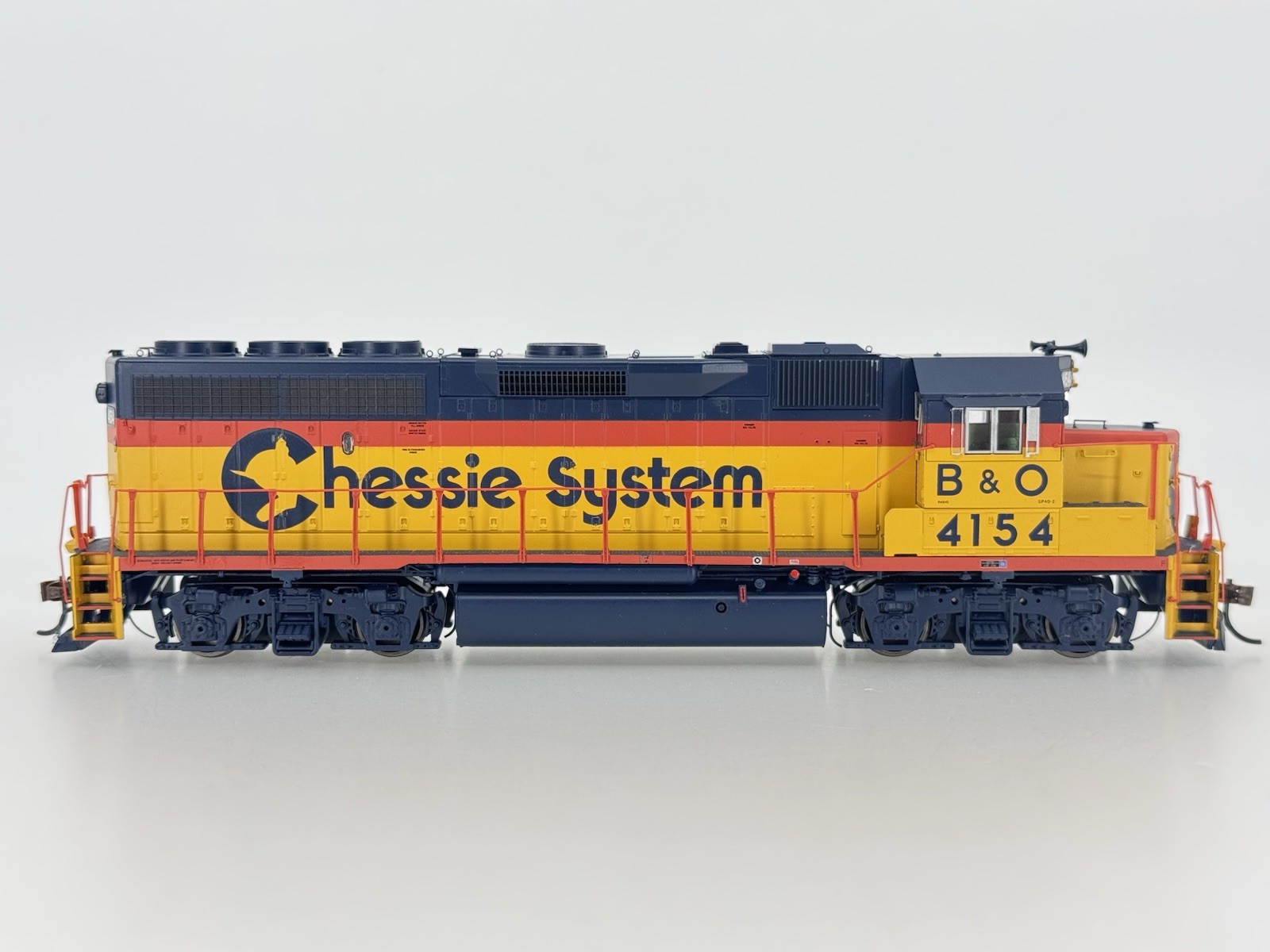 HO Athearn Genesis G65758 Chessie System GP40-2 Locomotive B&O #4154 DCC SOUND