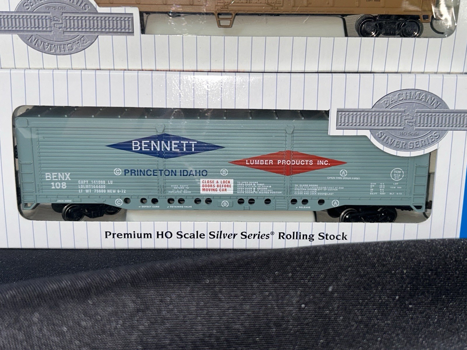 Lot of 4 Bachman HO Silver Series Rolling Stock cars with boxes