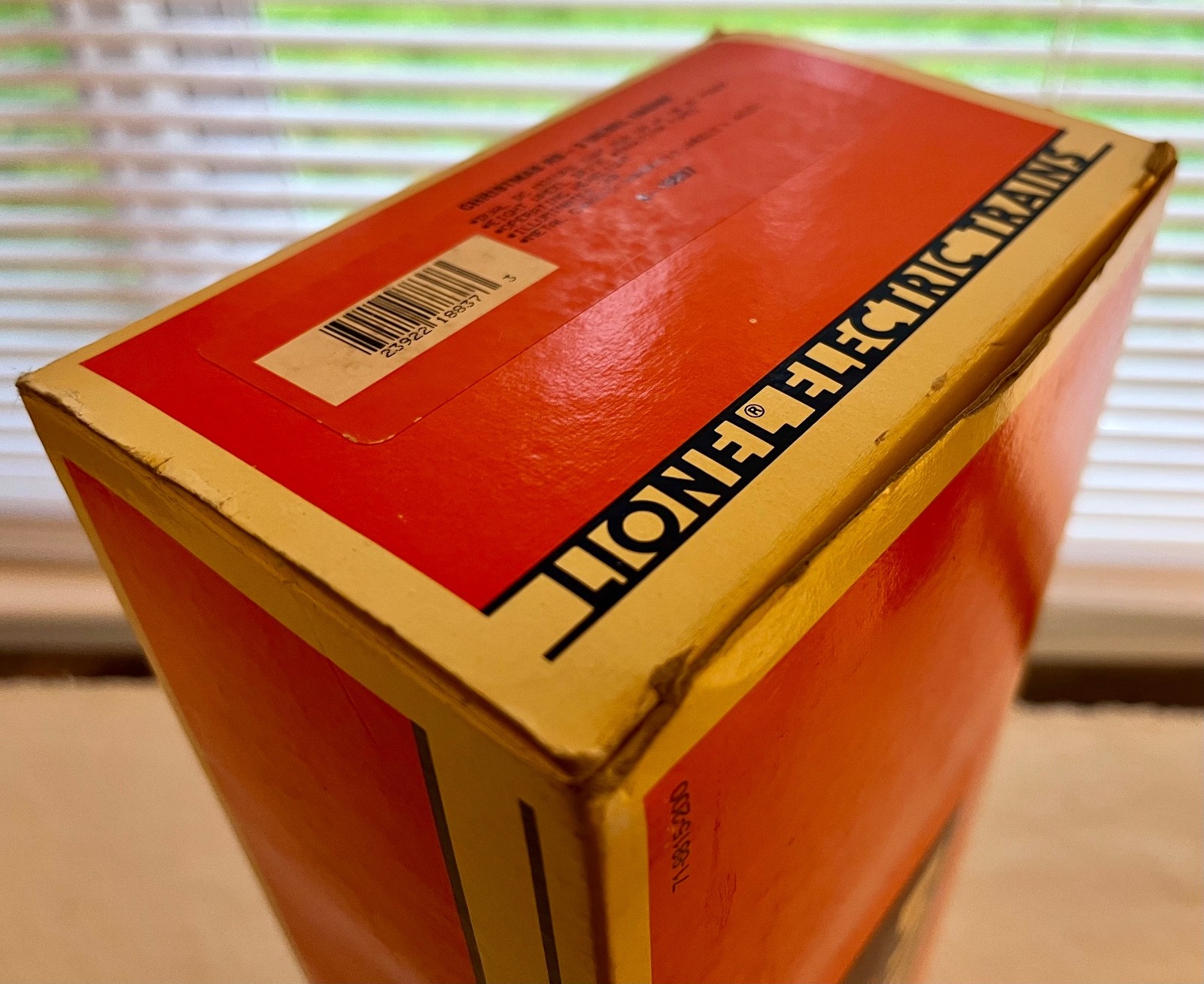 Lionel 6-18837 Christmas RS-3 Diesel Engine O Gauge w/ Box & Papers LN Condition