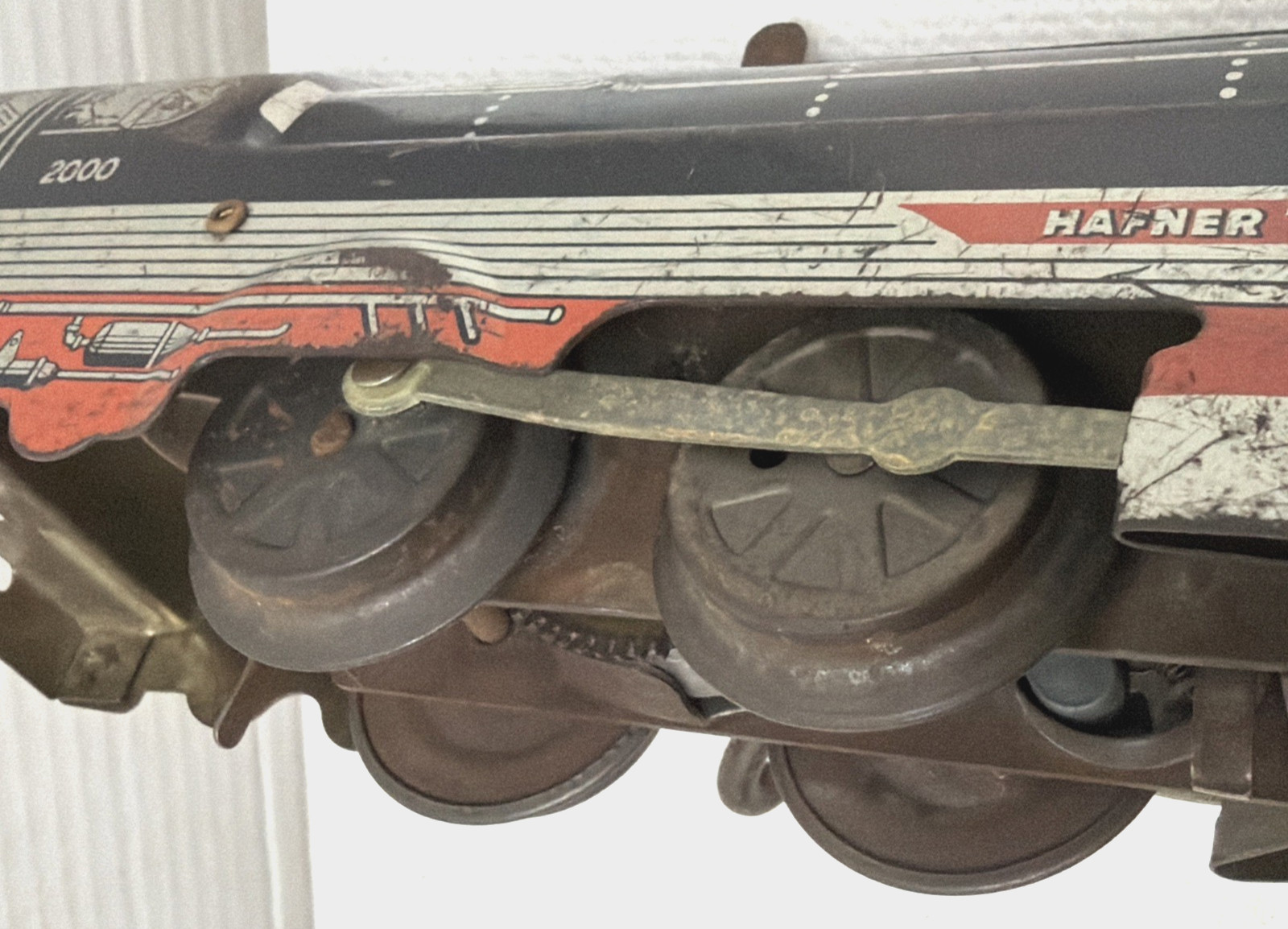 VINTAGE HAFNER O-GAUGE 2000 WIND-UP LOCOMOTIVE. WORKING FINE WITH BELL RINGING.