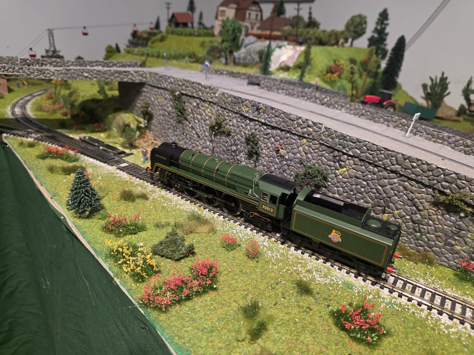 Hornby BR Standard 7 Brittania Steam Locomotive R3865 OO Scale DCC Ready