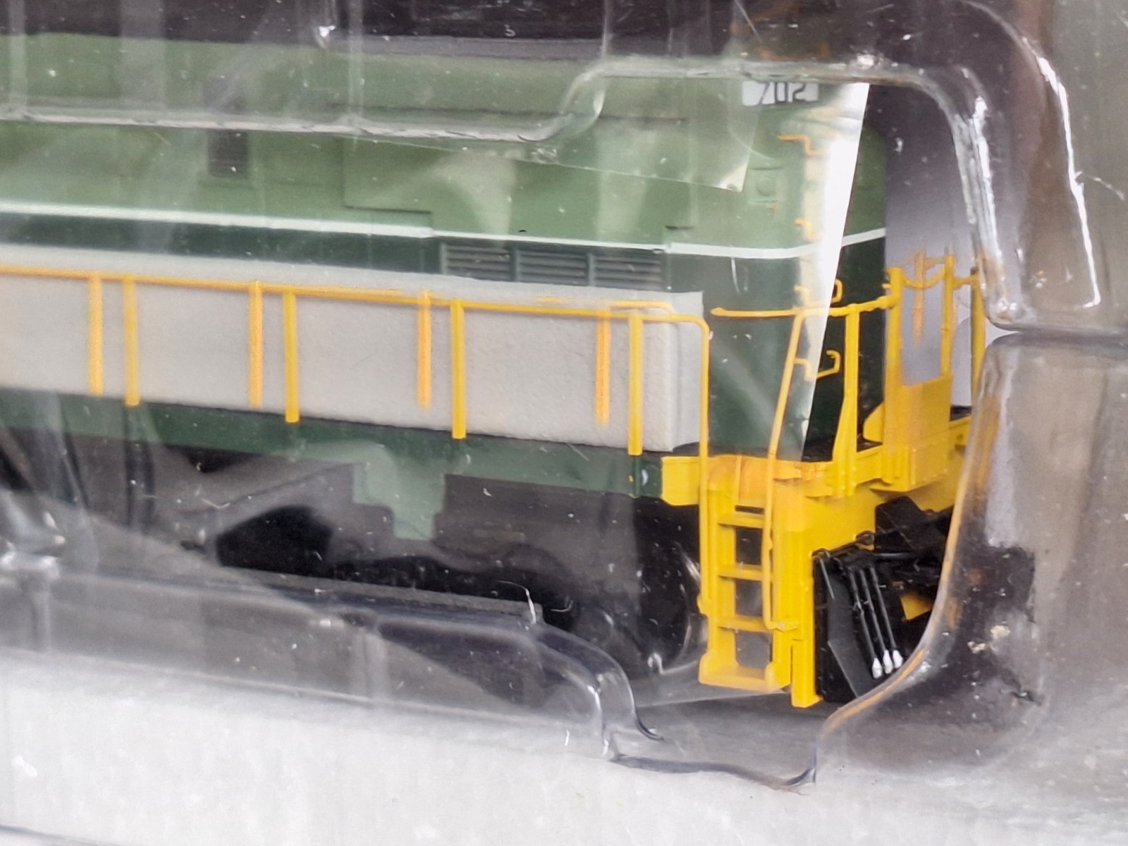 Bowser Executive Line 23455 HO ALCO C-630M Pacific Great Eastern #702 w/ Tsunami