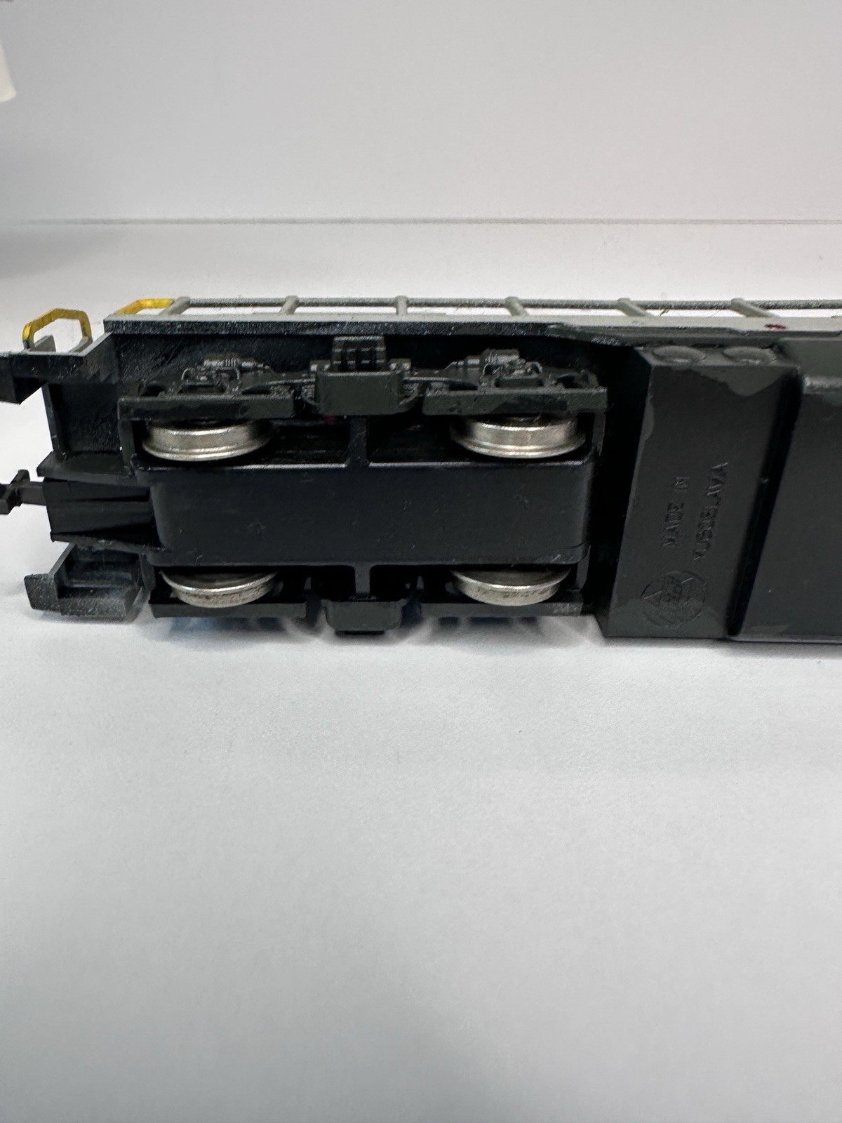 AHM EMD GP-18 Diesel Loco L&N #902