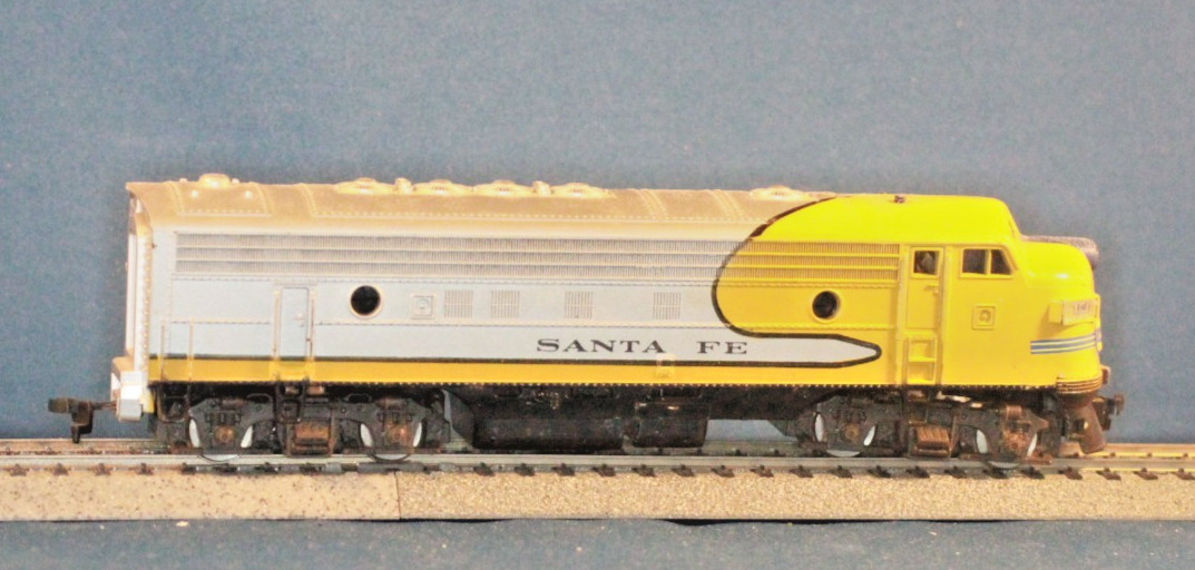 JP HO ATLAS 833x EMD FP-7A Diesel Powered Roco Drive ATSF Sante Fe Yellow Bonnet