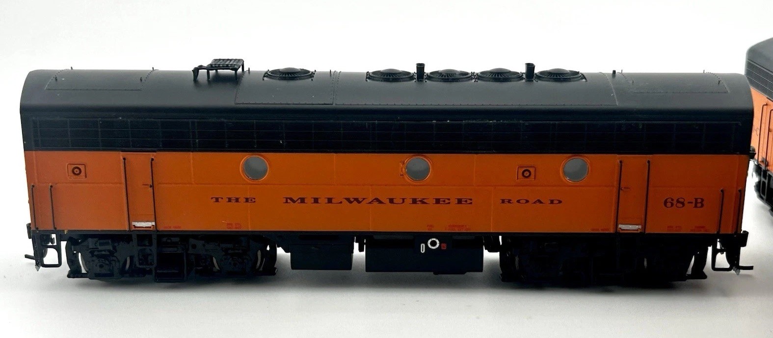 Athearn Genesis HO Milwaukee Road G22204 F-7A/F-7B Set Freight Locomotive