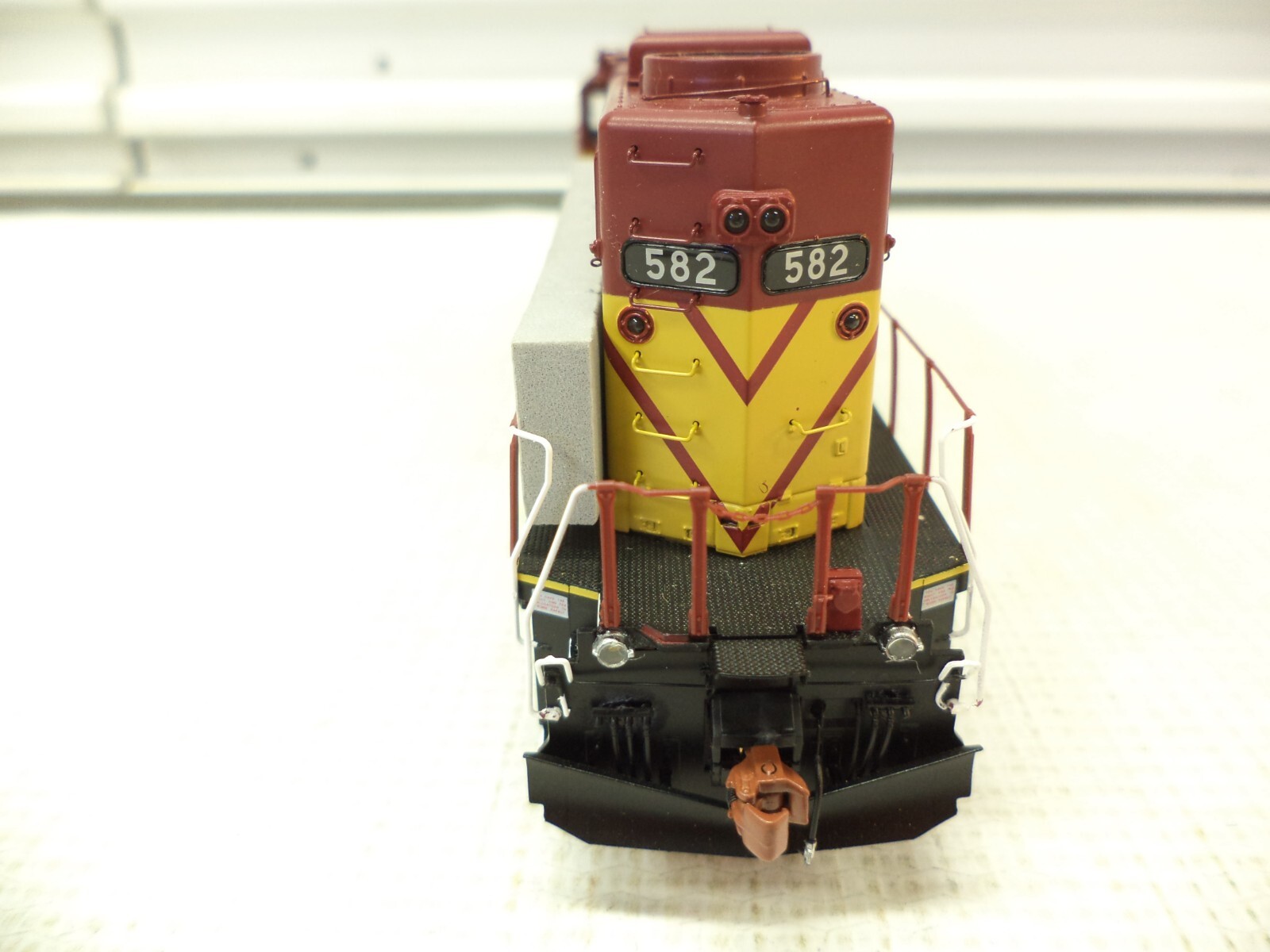 ScaleTrains Ho SXT70033 SDL39 locomotive, Wisconsin Central 582, DCC sound,