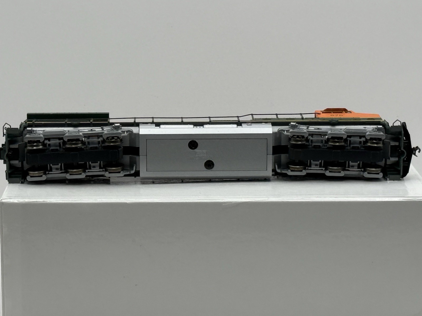 Kato HO Scale 37-1901 GE Dash 9 C44-9W BNSF #976 Locomotive w/ Box & Parts