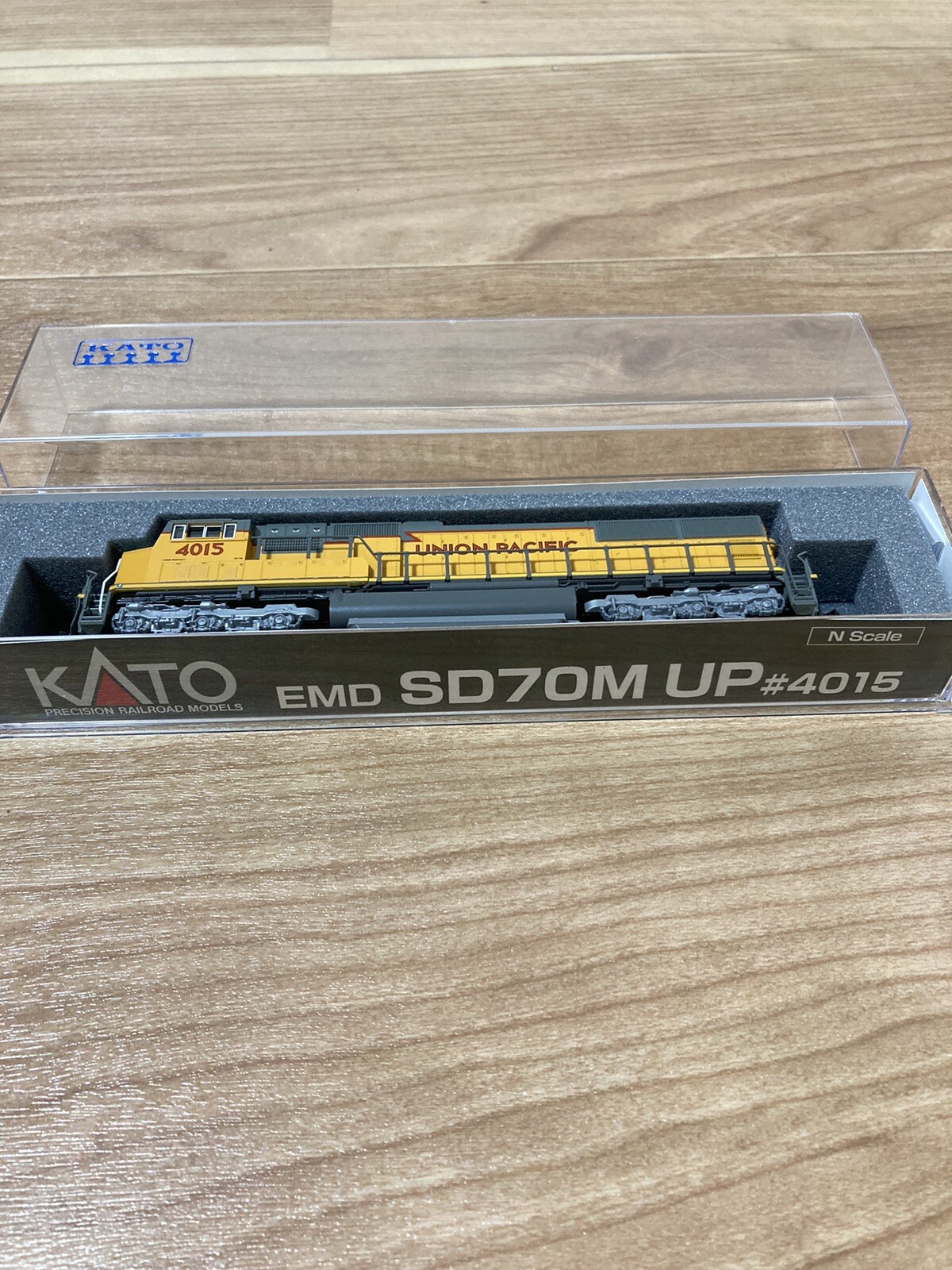 Kato 176-4015 EMD SD70M FLAT RADIATOR UP 4015 N Gauge UNION PACIFIC NEW