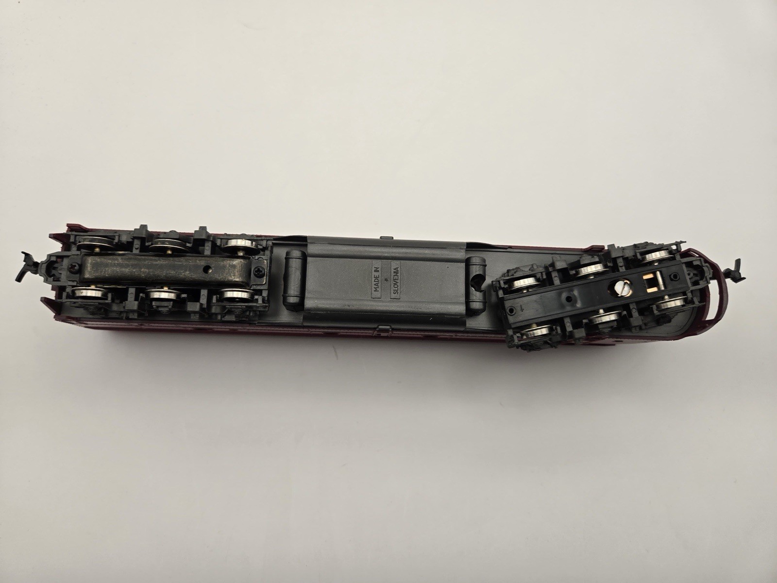 IHC HO Lehigh Valley E8 A/B Set Powered + 2 Passenger Cars -2 Locomotives,2 Cars