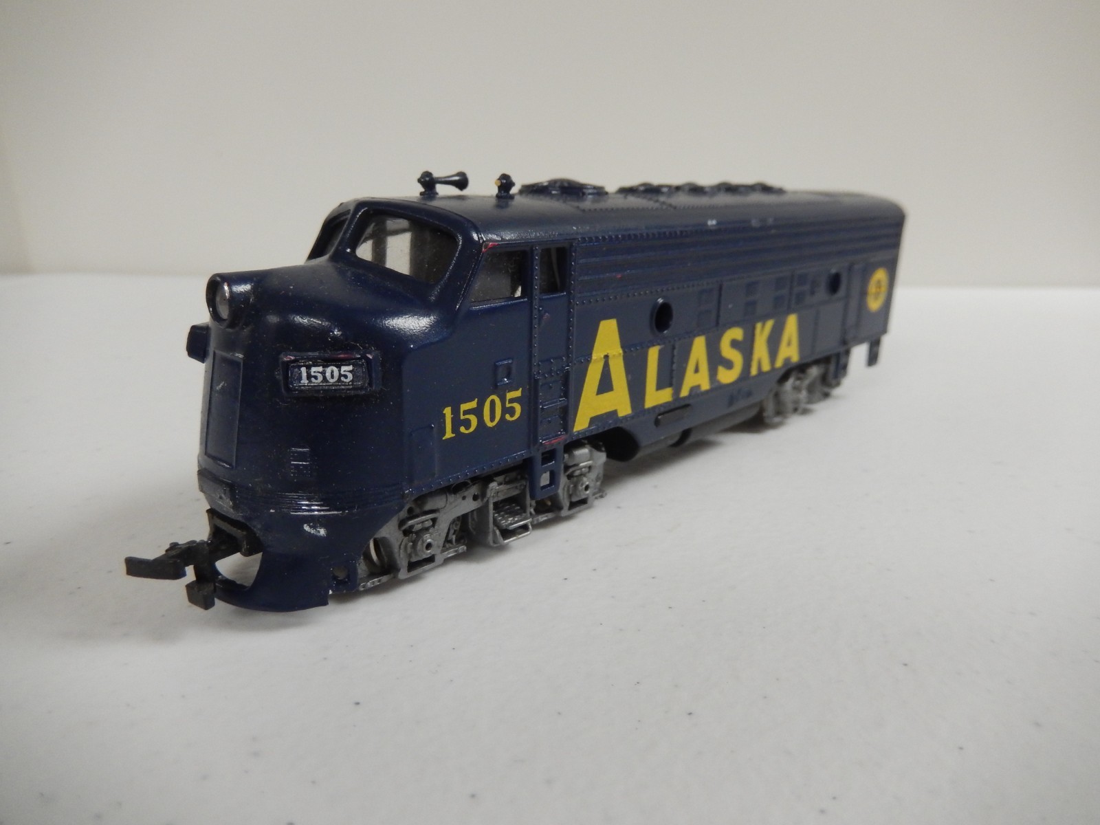 Bachmann HO Alaska 1505 E.M.D. F-9A Powered Diesel 61518 – BOX