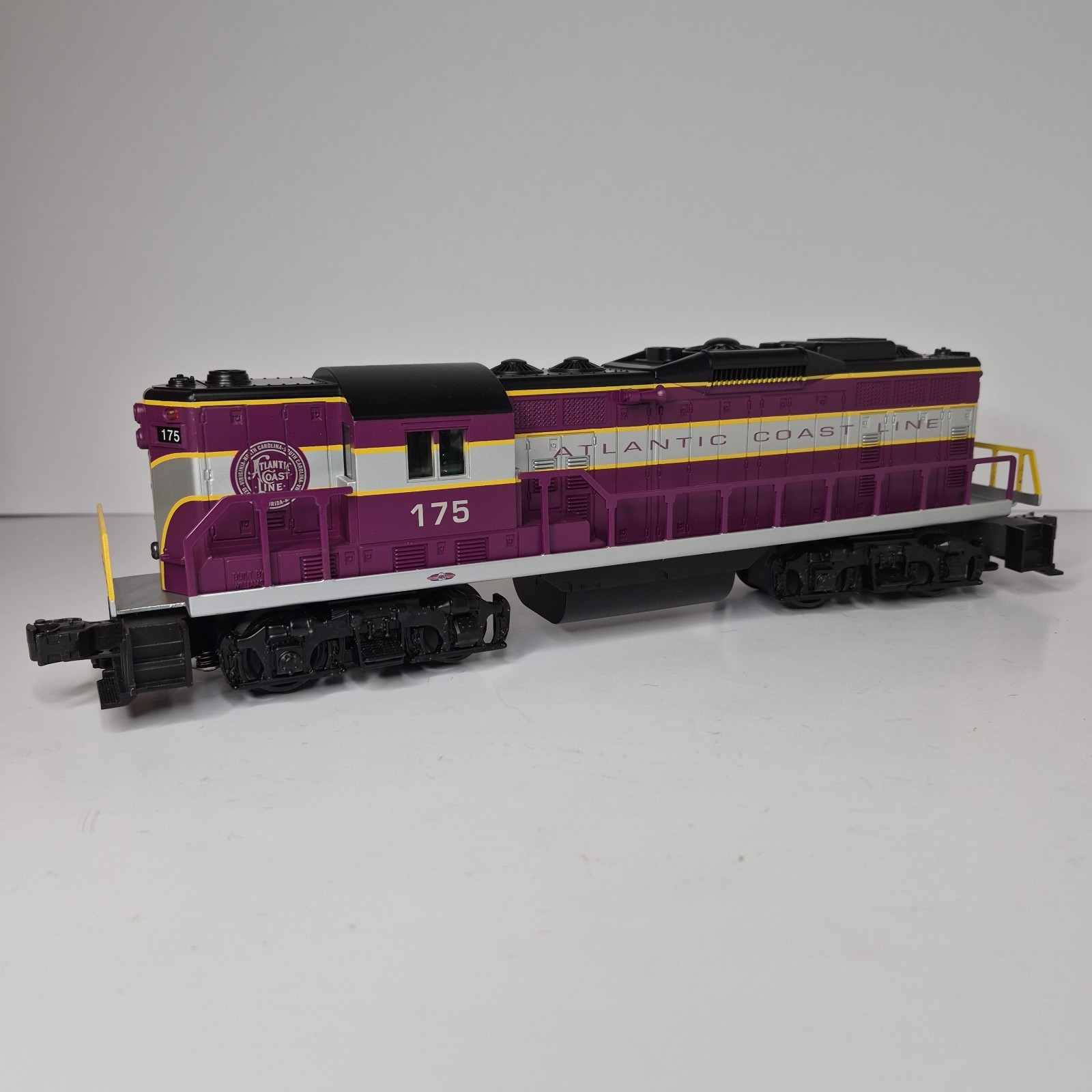 Williams O Gauge GP9 Atlantic Coast Line Locomotive Powered #175 ACL
