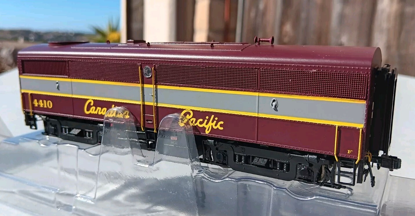 MTH HO Canadian Pacific Alco FA-1 A/B Set Diesel Engine 80-2206-1L Proto 3