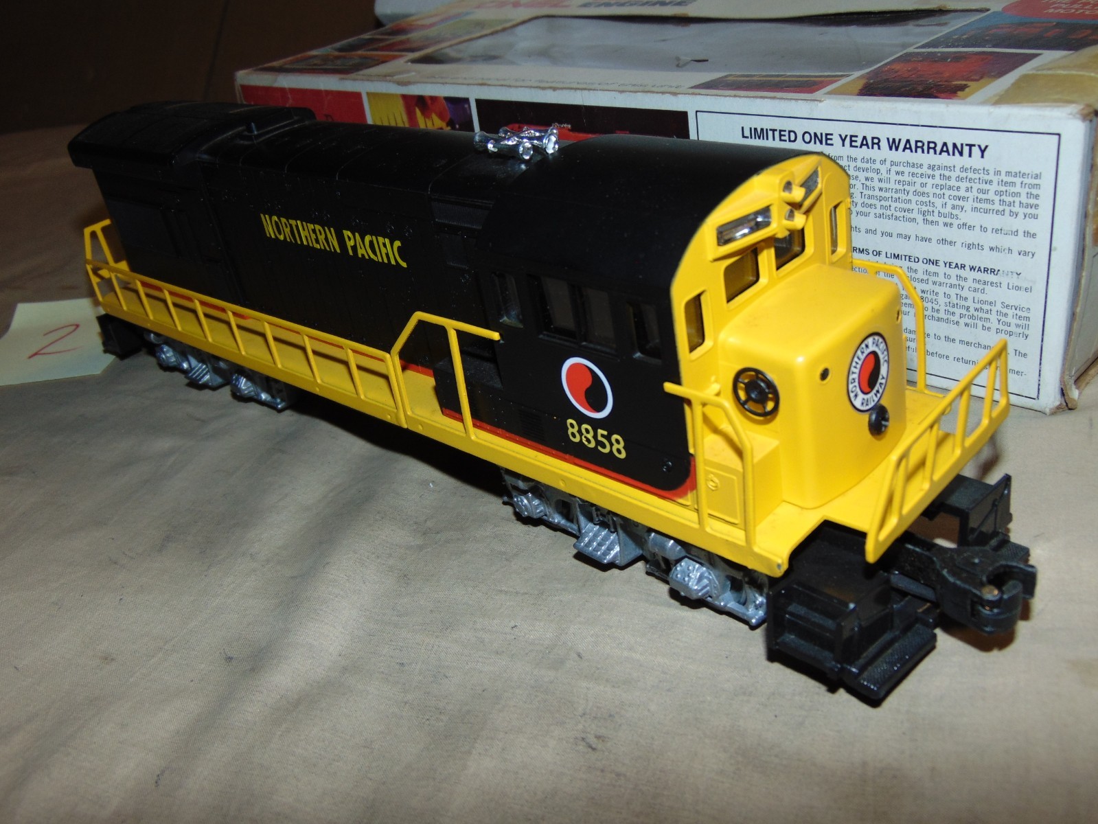 LIONEL O 8858 NORTHERN PACIFIC U36B NON POWER DUMMY IN ORIGINAL BOX #2