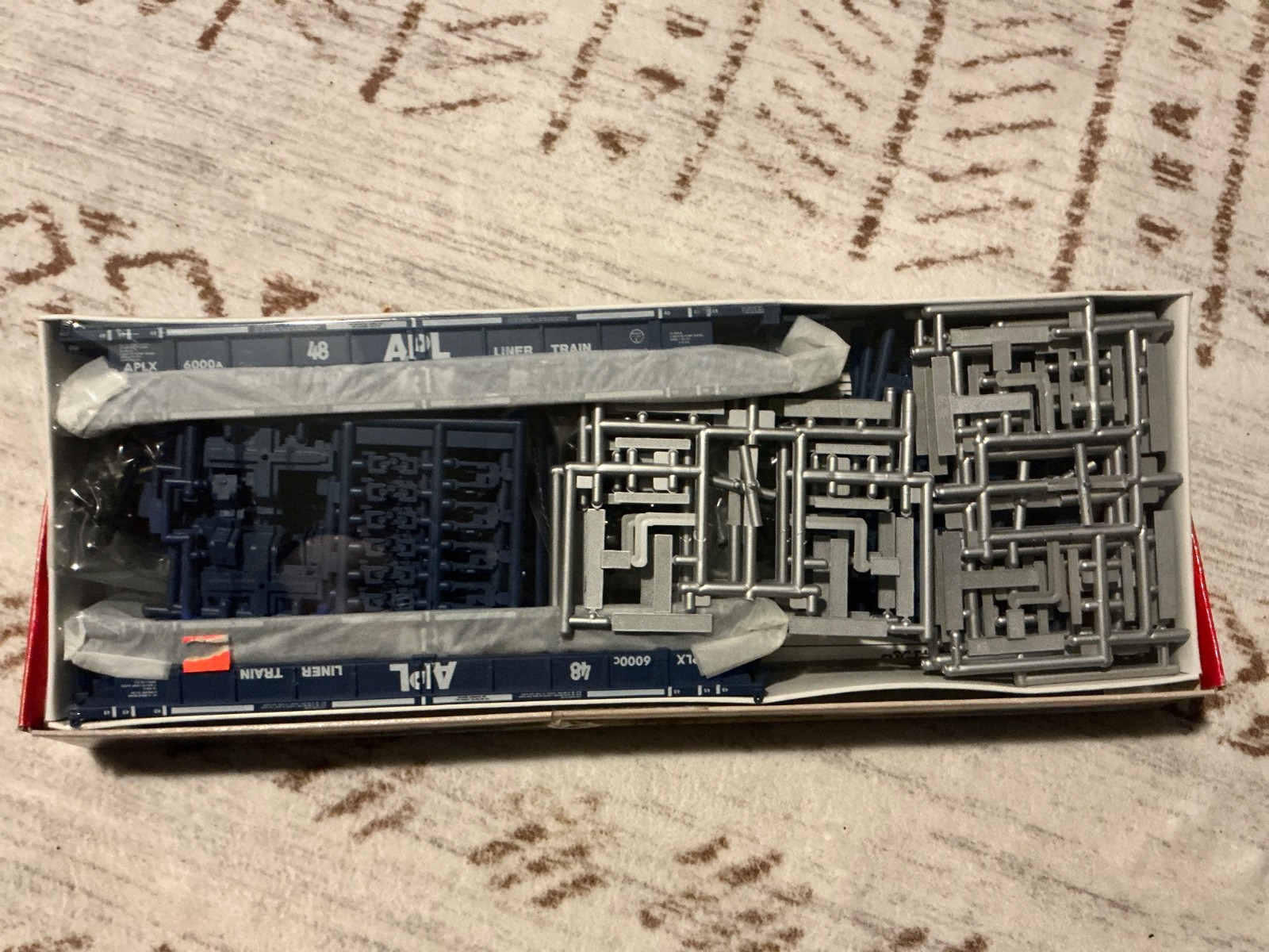 Walthers five unit articulated double stack cars APL
