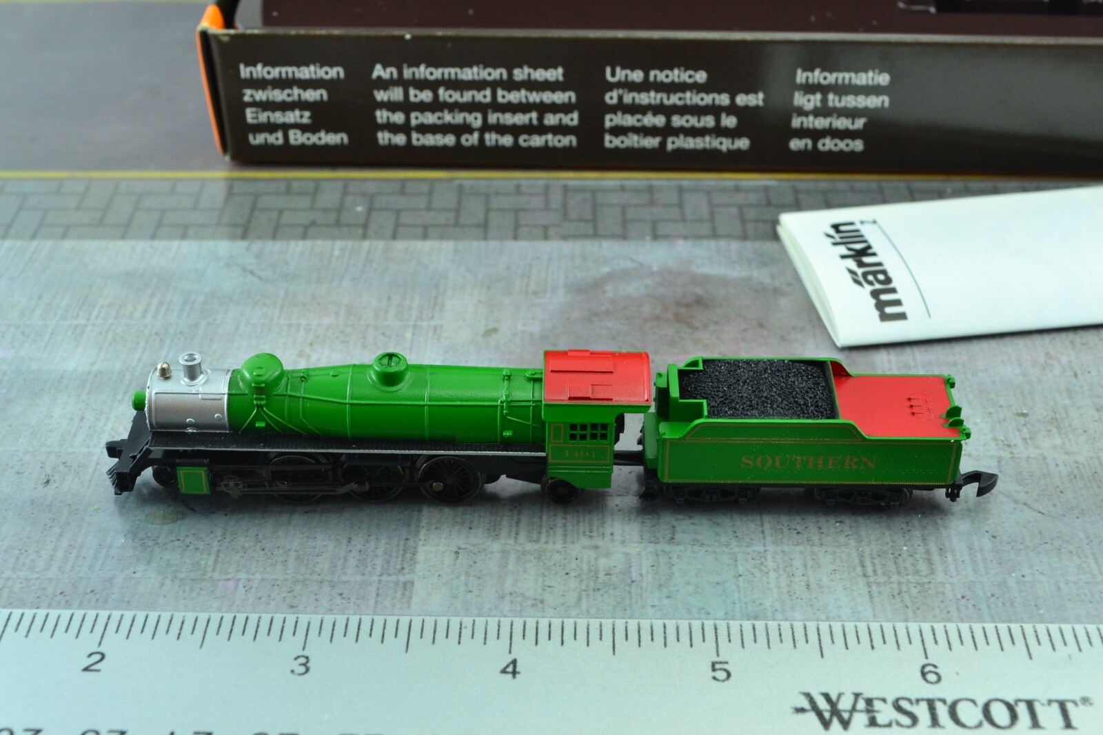 Marklin 88811 4-6-2 Southern Railroad Steam Locomotive w/ Caboose Z Scale