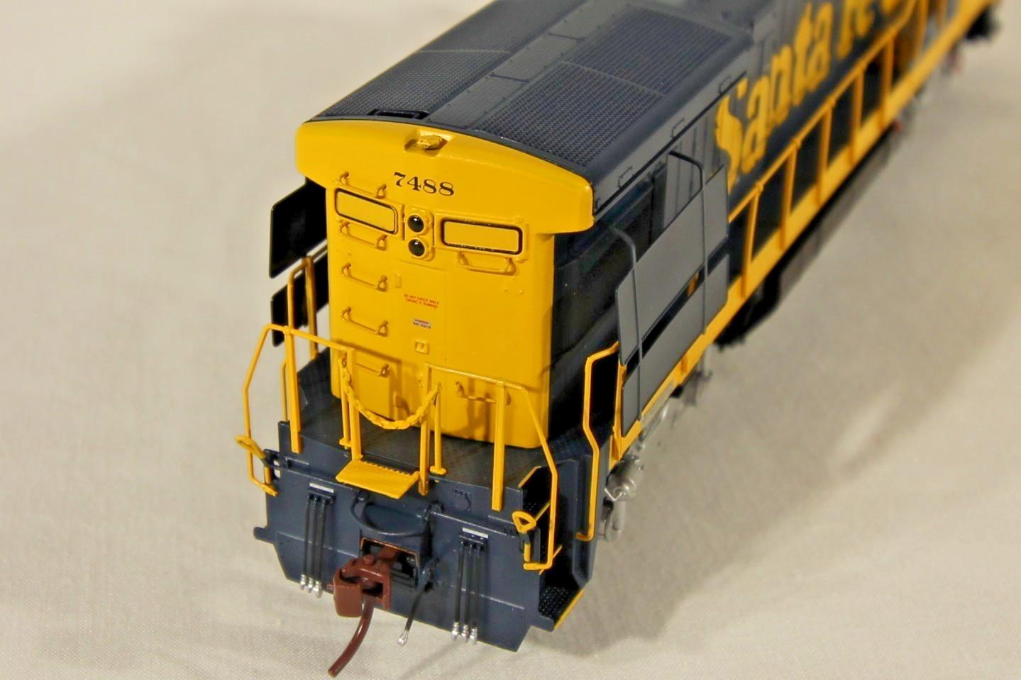 Rapido 18001 HO GE B36-7 Santa Fe ATSF #7488 Blue Yellow DC NIB NOS