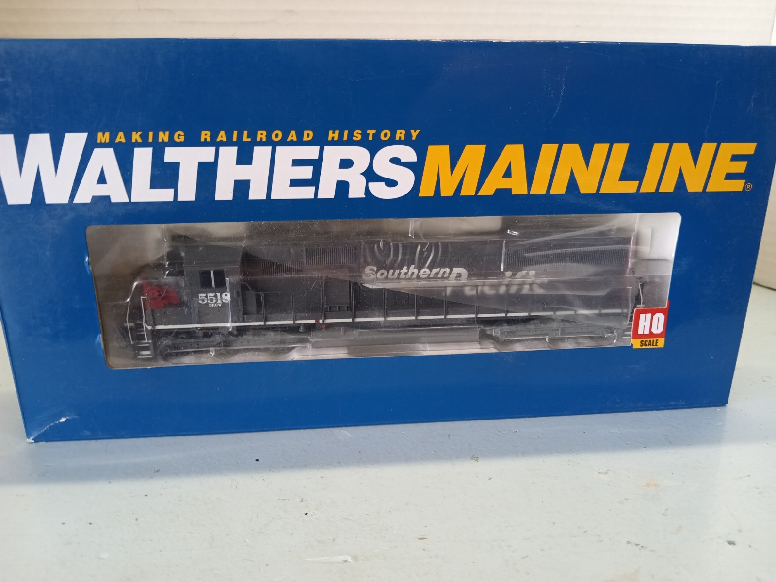 HO-Scale Walthers Southern Pacific SD50. DCC Sound Lights Original Box Packaging